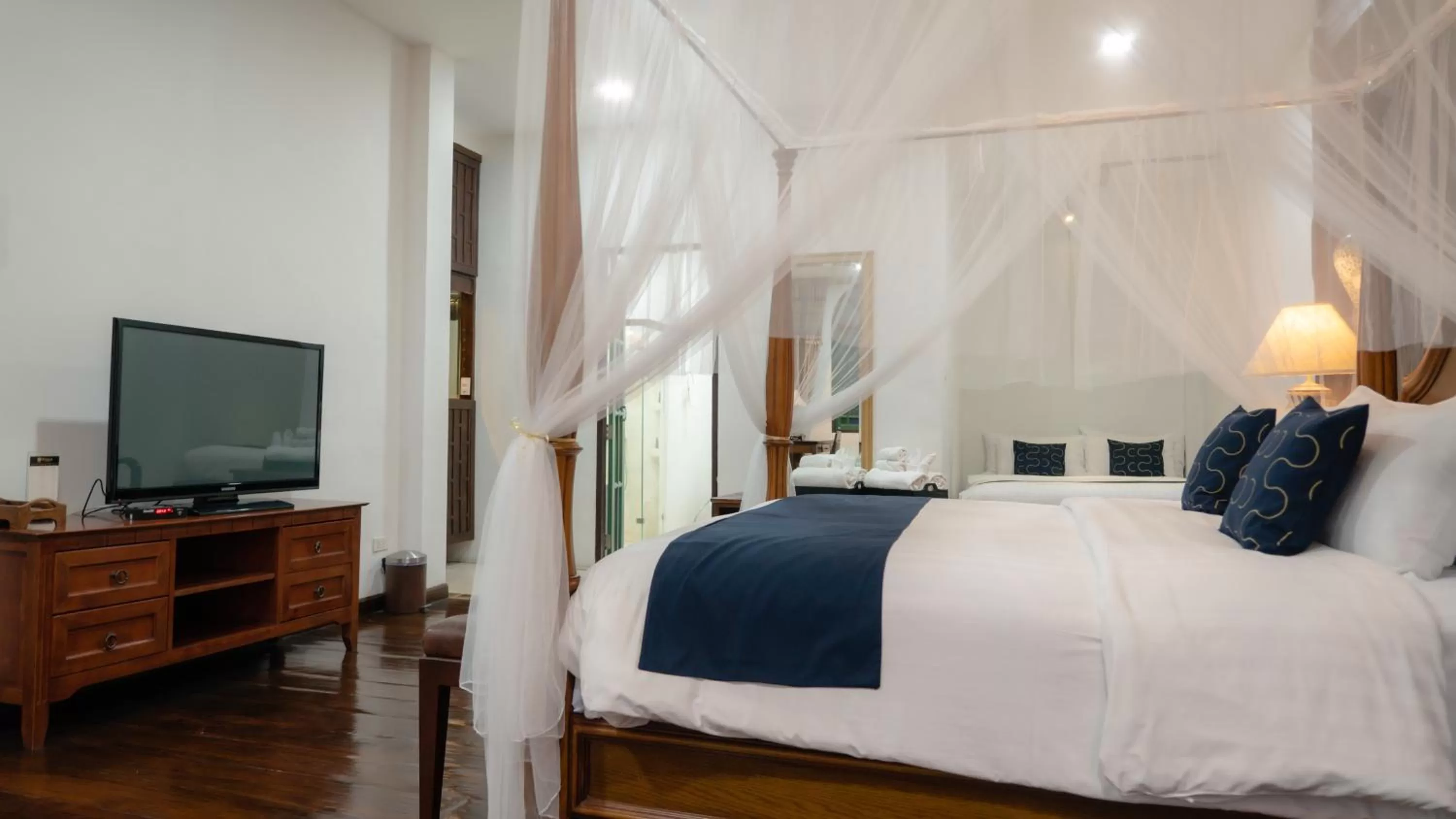 Photo of the whole room, Bed in Cheva Gallery Boutique Hotel