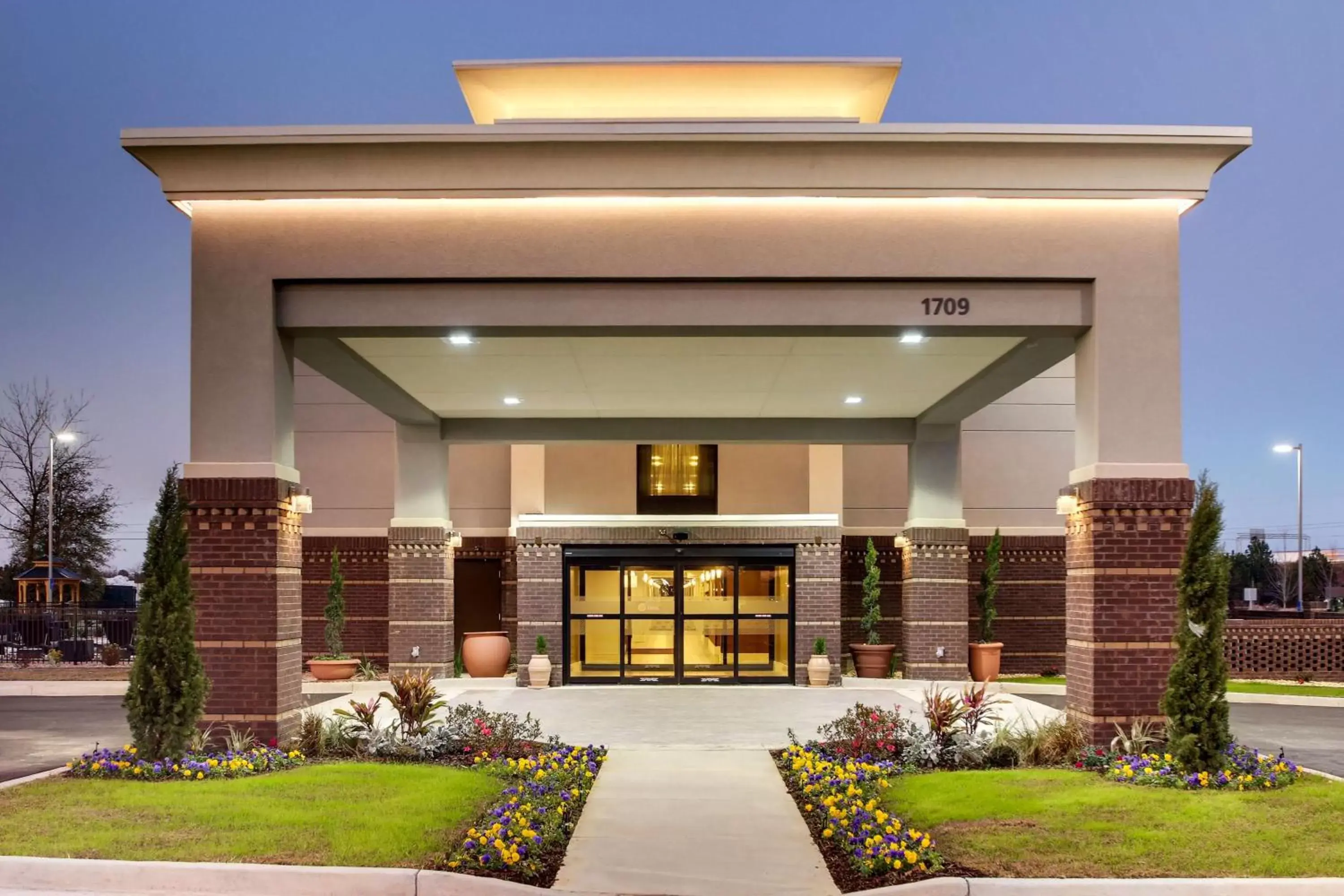 Property building in Hampton Inn & Suites Cordele