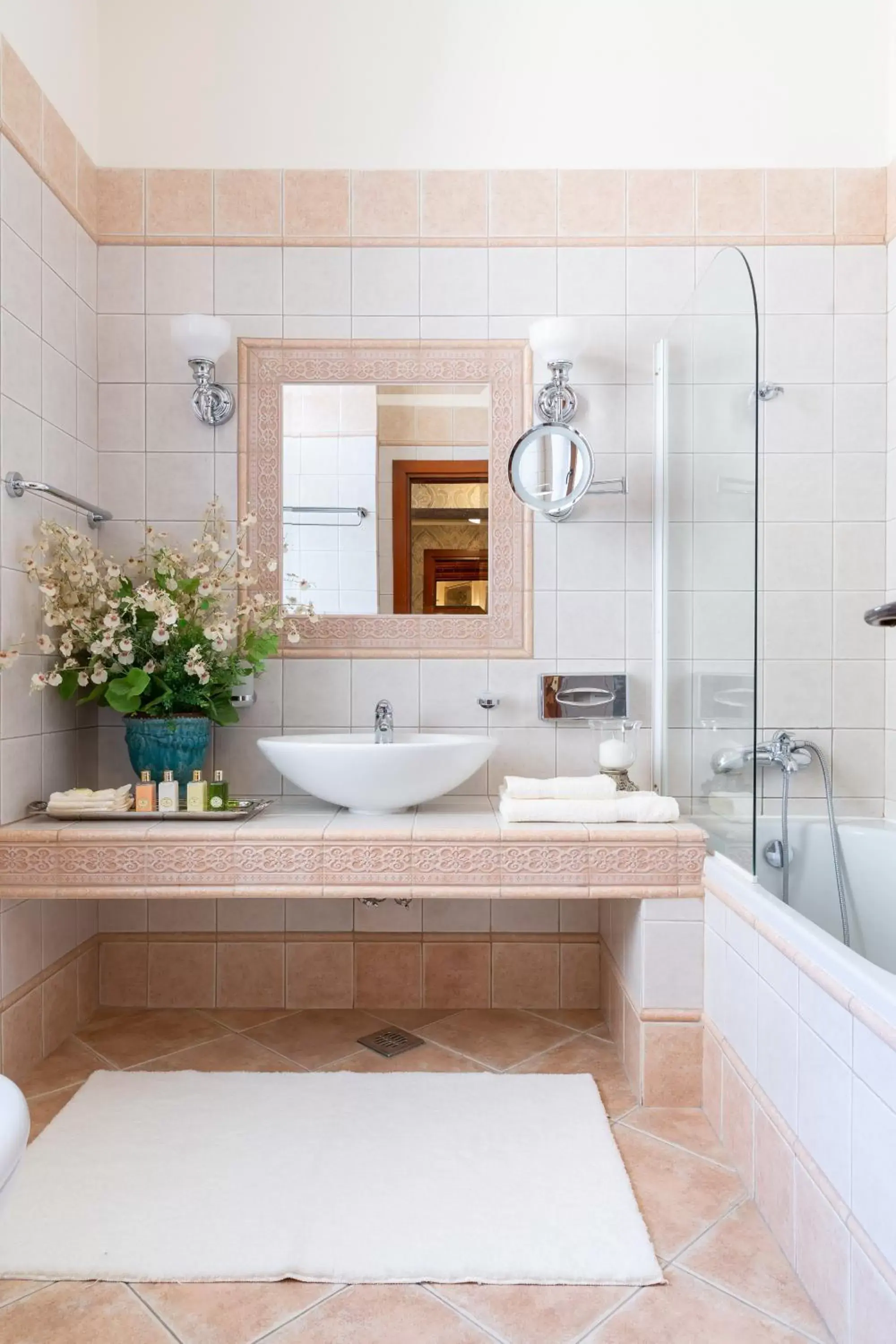 Bathroom in Suter Palace Heritage Boutique Hotel