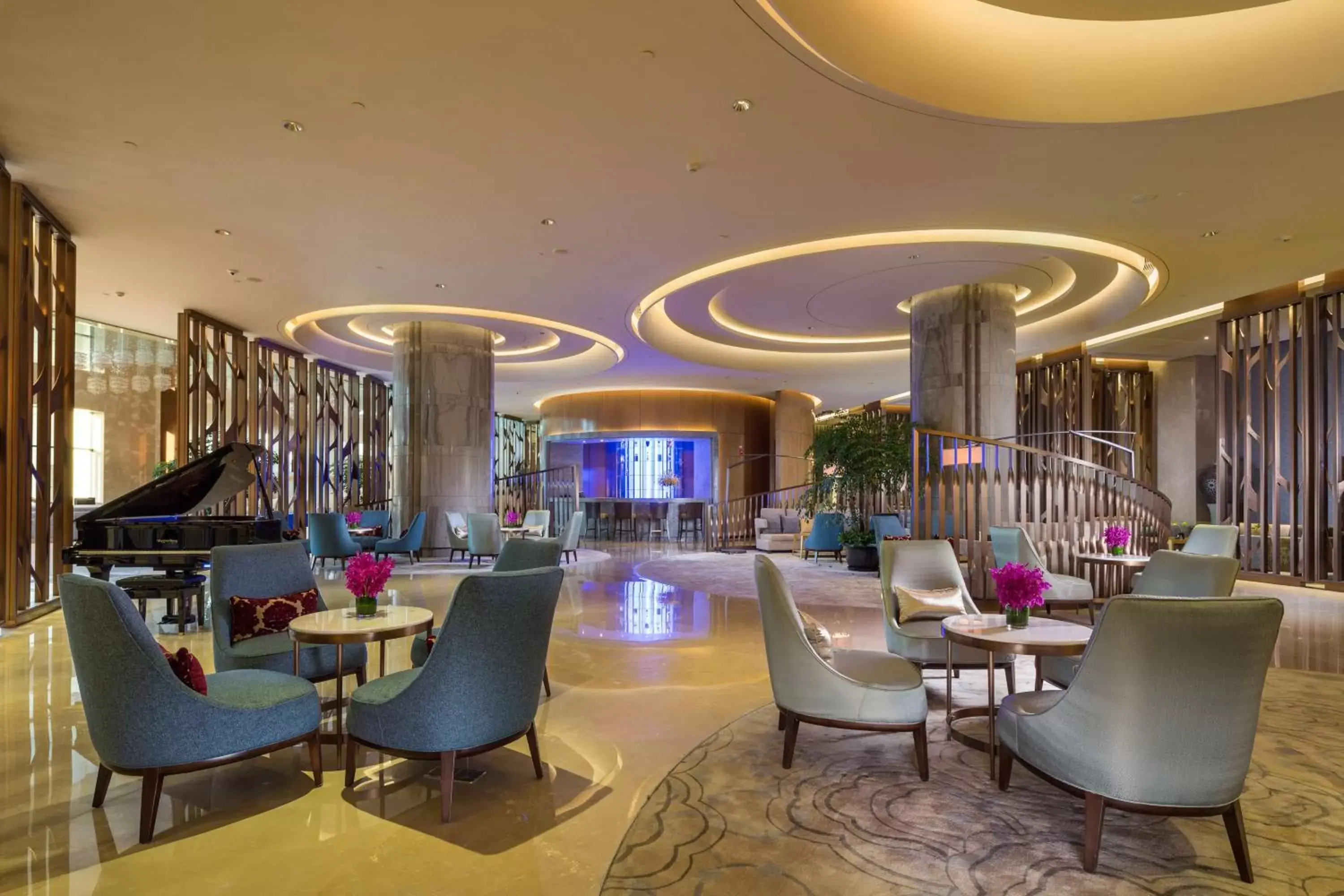 Lobby or reception, Lounge/Bar in Hilton Urumqi