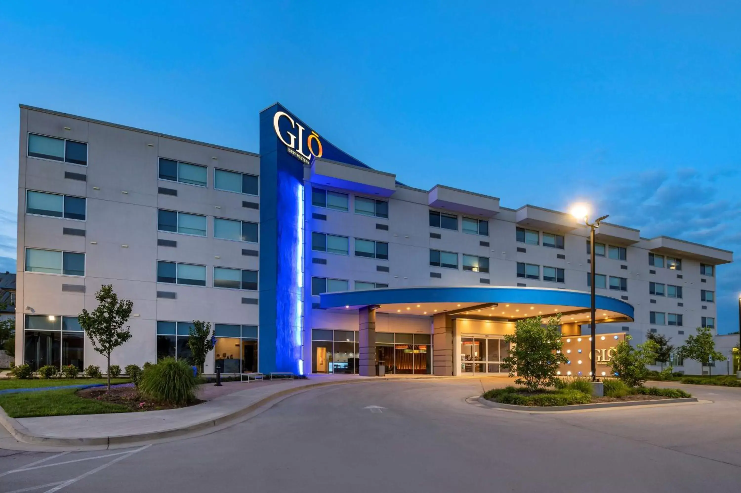 Property Building in GLō Best Western Lexington