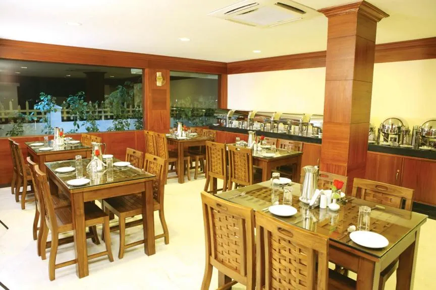 Restaurant/Places to Eat in Meenakshi's Sunshine Hotel
