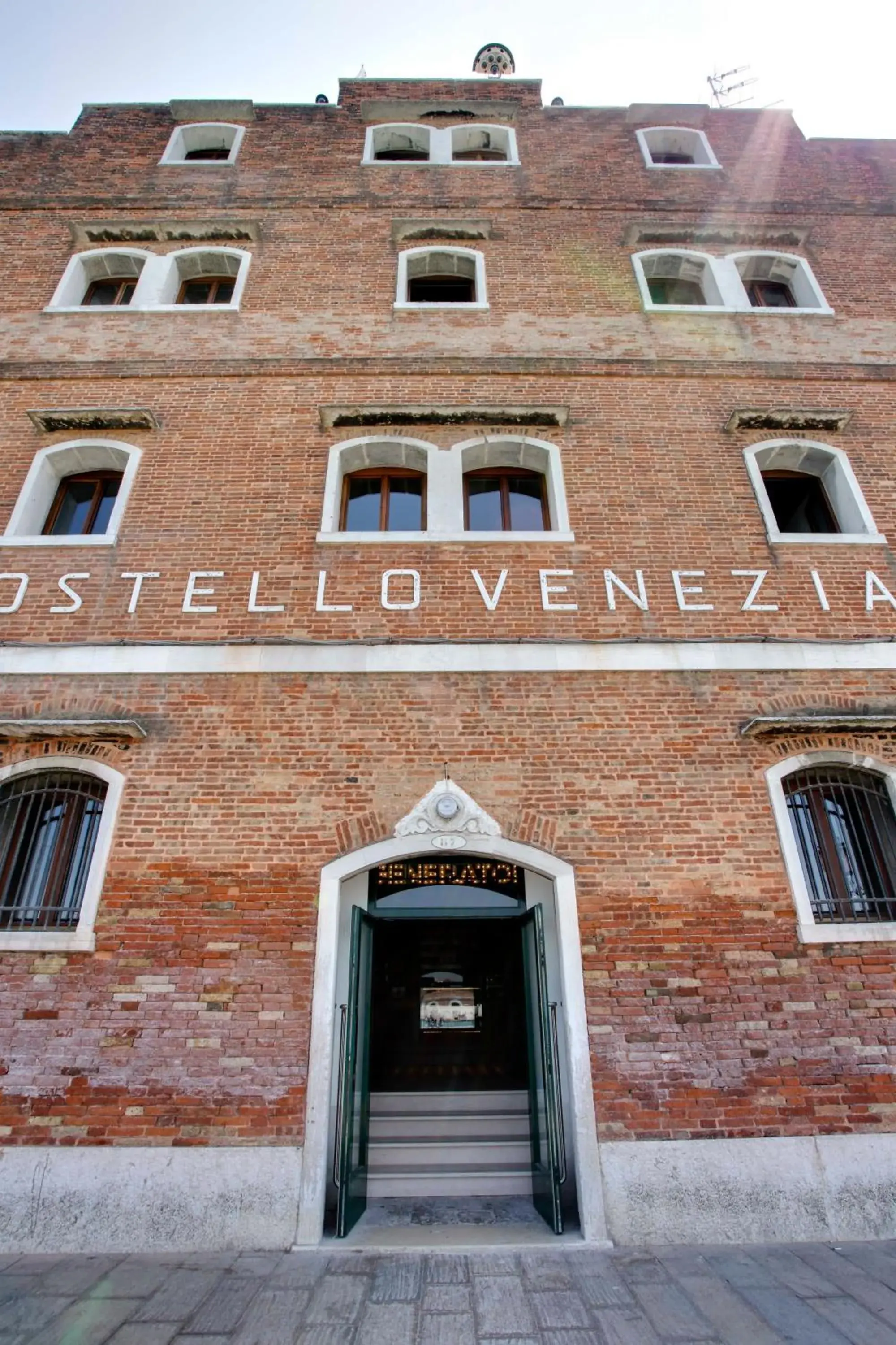 Facade/entrance, Property Building in Generator Venice