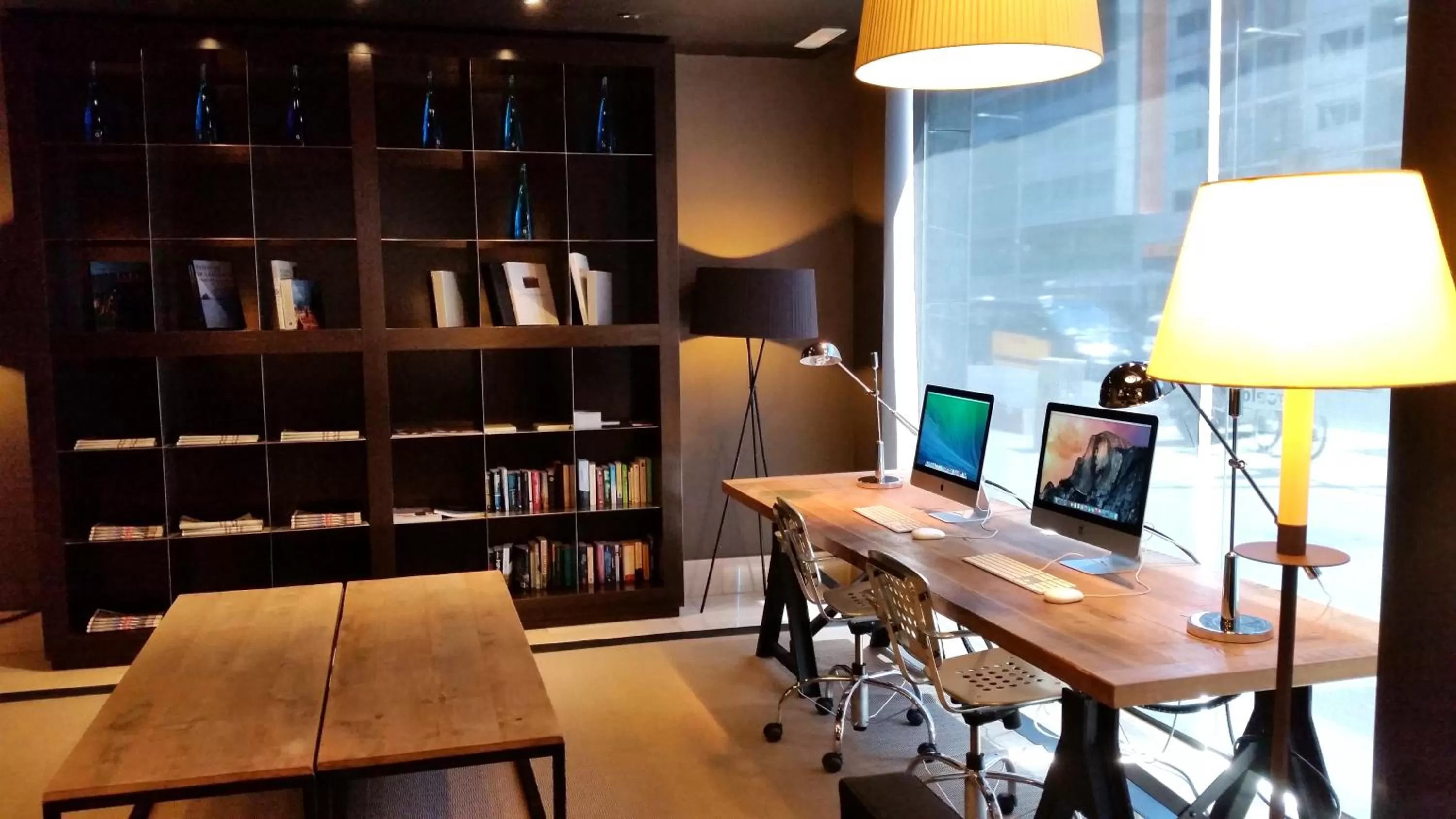 Library in Hotel Barcelona Universal