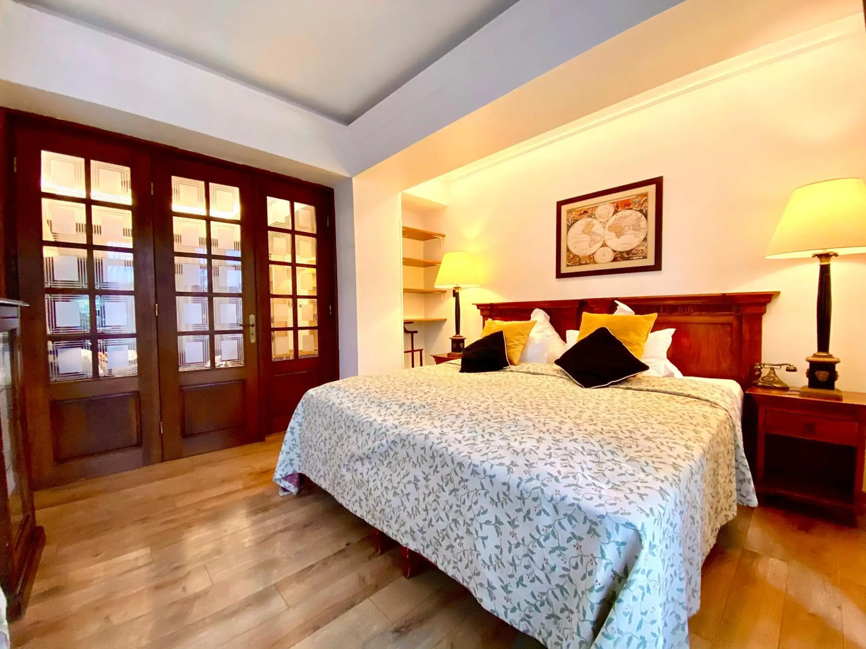 Bed in Arc de Triomphe Studios Bed in Arc de Triomphe Studios