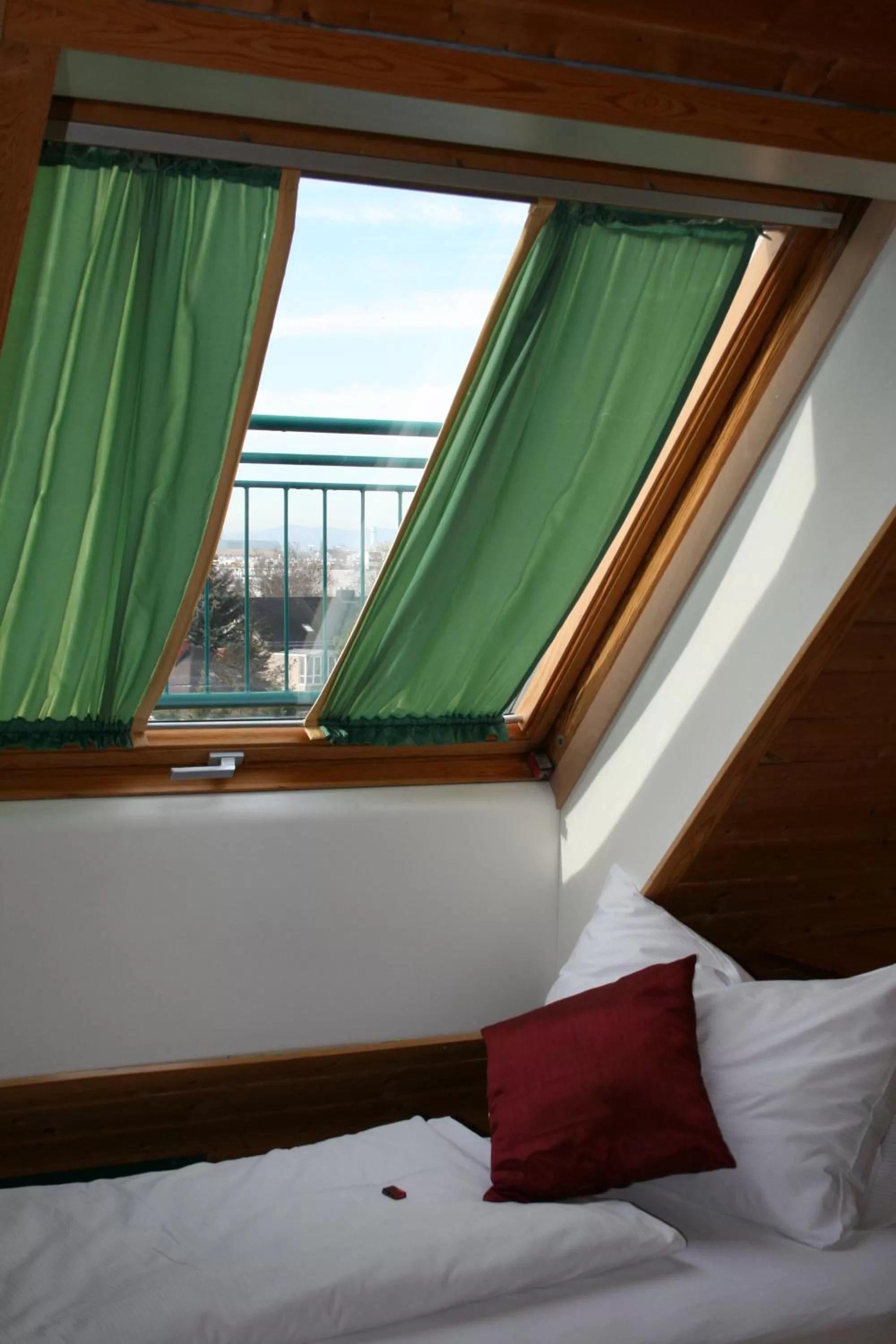 Bedroom, Bed in Hotel Asperner Löwe