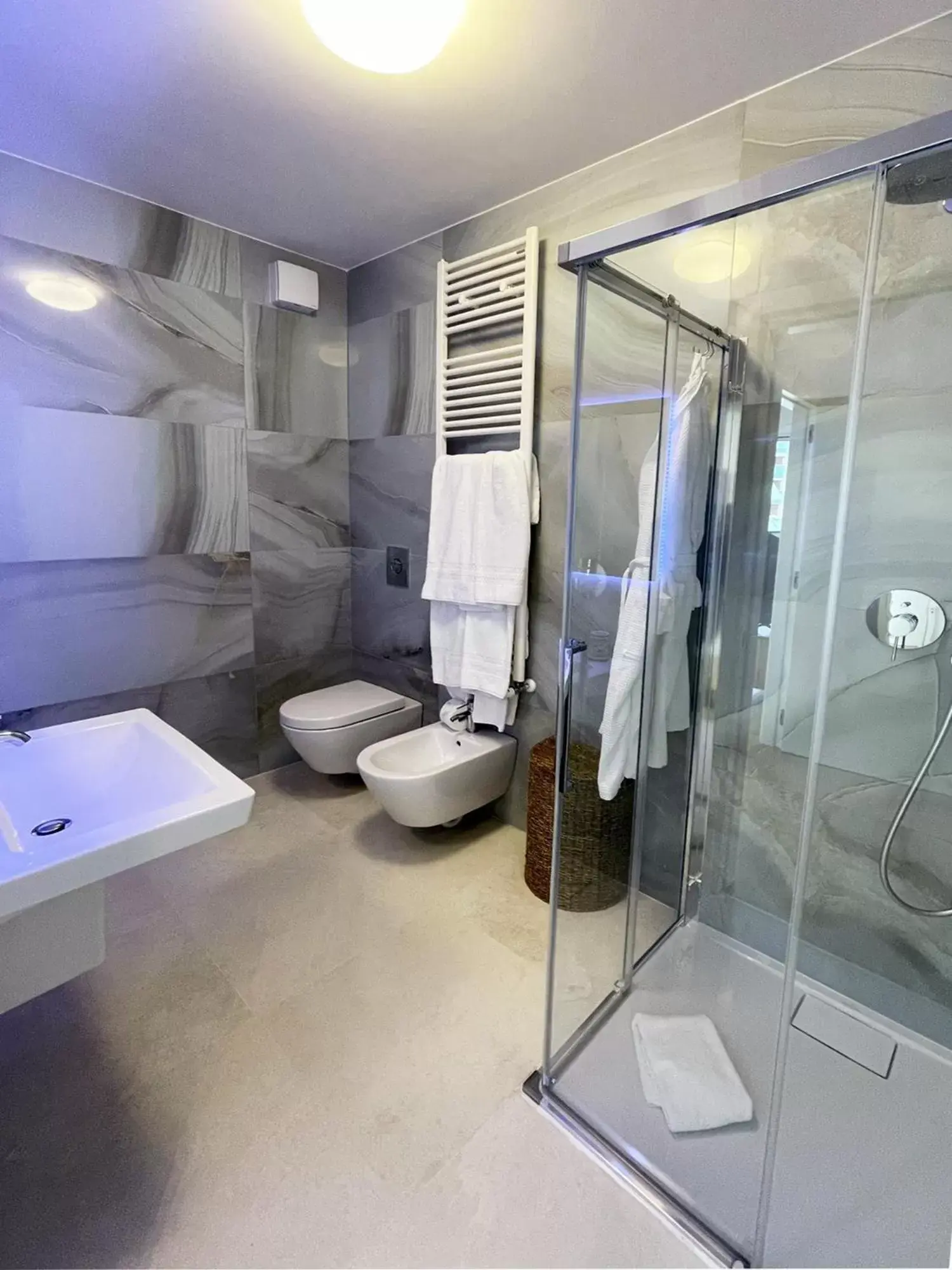 Shower, Bathroom in Gli Scogli Luxury Residence Hotel