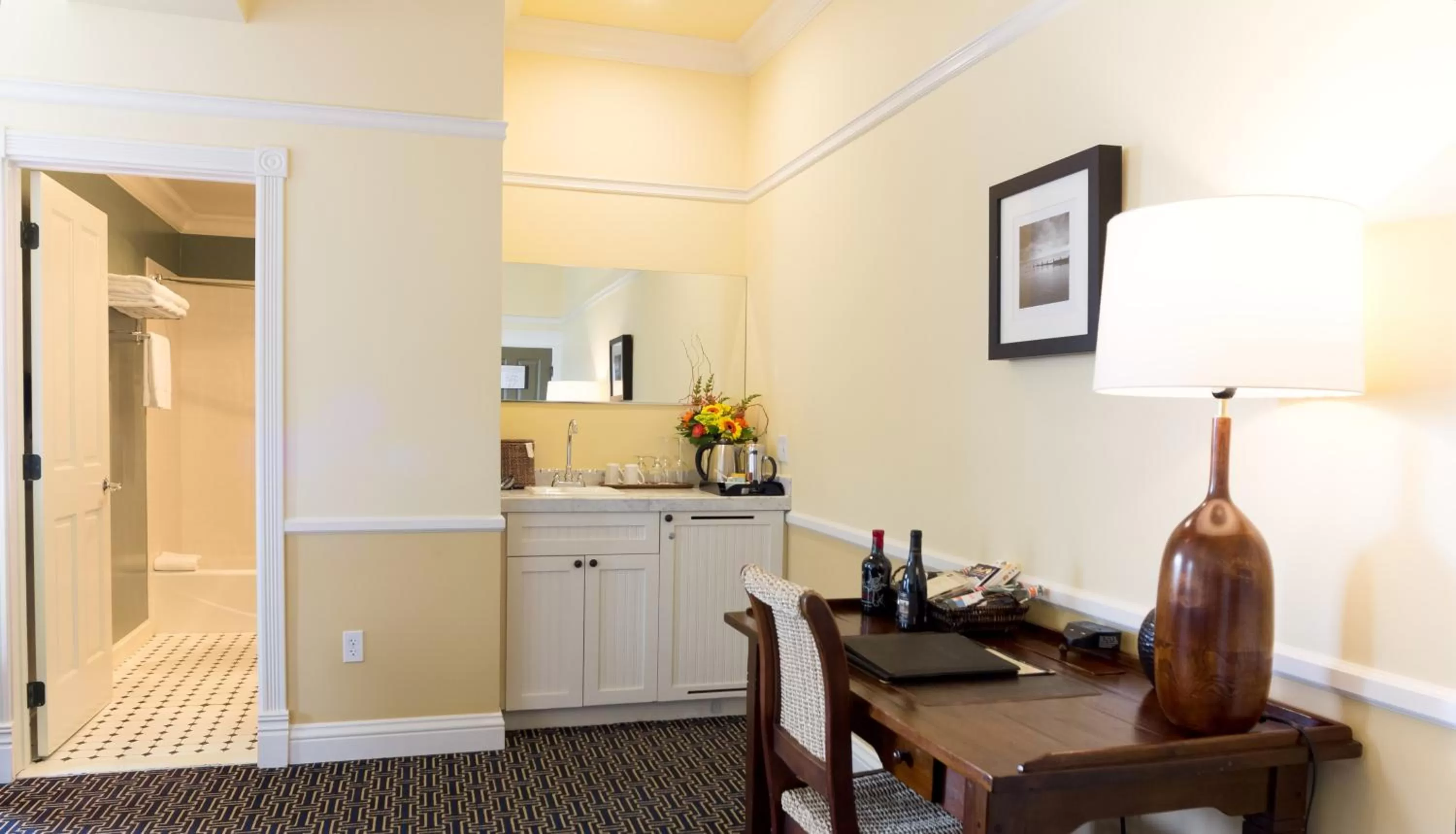 Kitchen or kitchenette in Majestic Inn and Spa