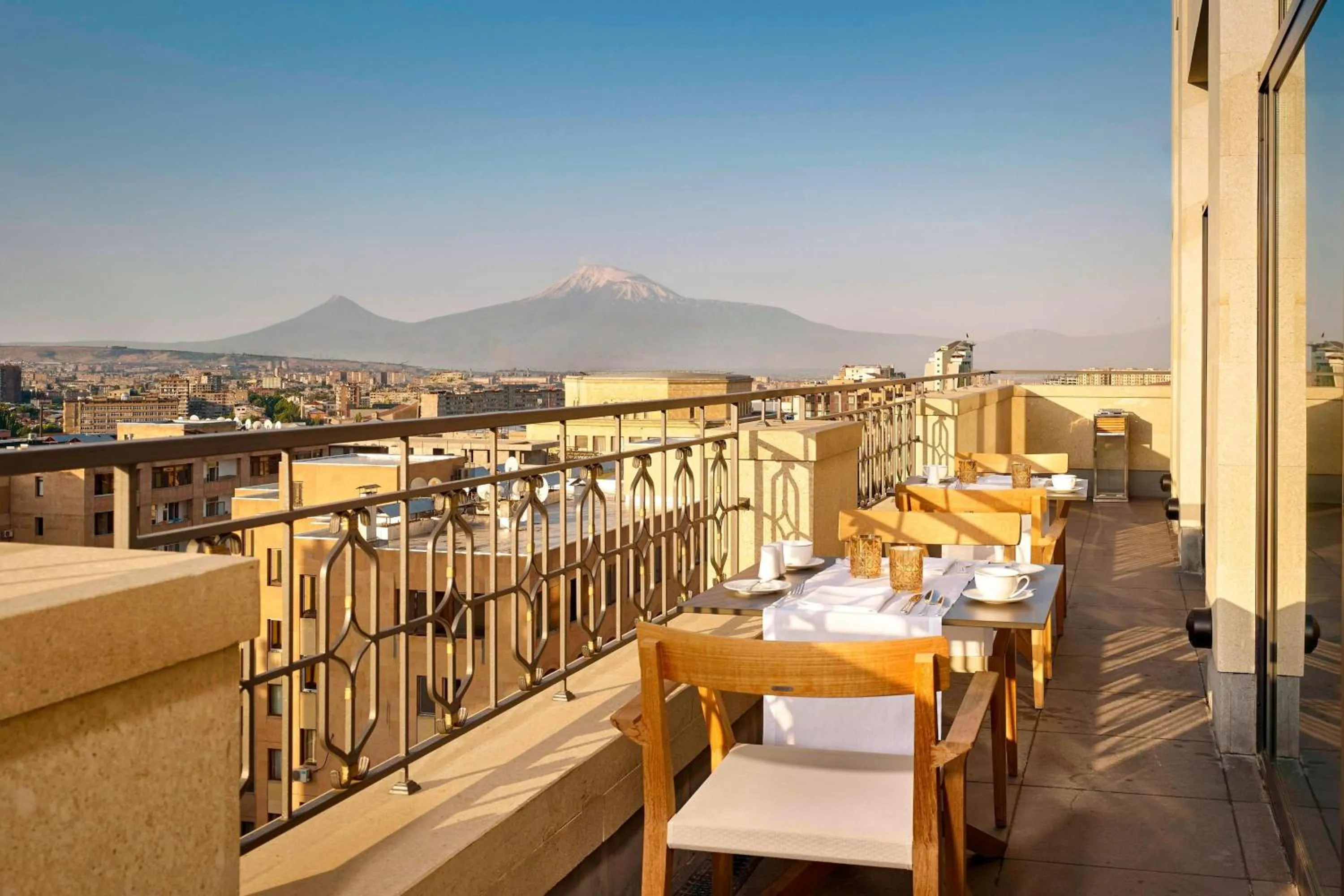 Restaurant/places to eat in The Alexander, a Luxury Collection Hotel, Yerevan