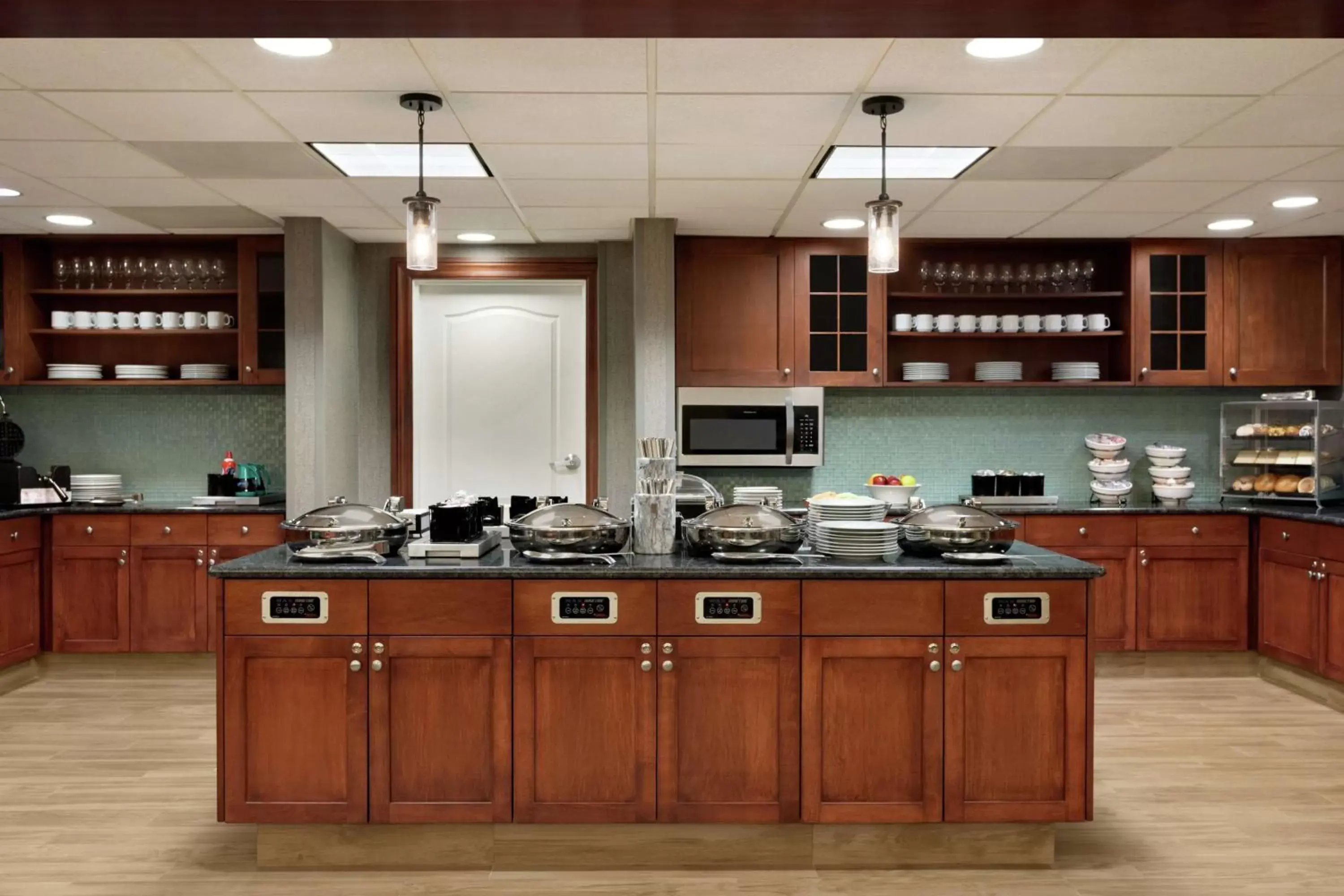 Breakfast, Kitchen/Kitchenette in Homewood Suites by Hilton Dulles-North Loudoun