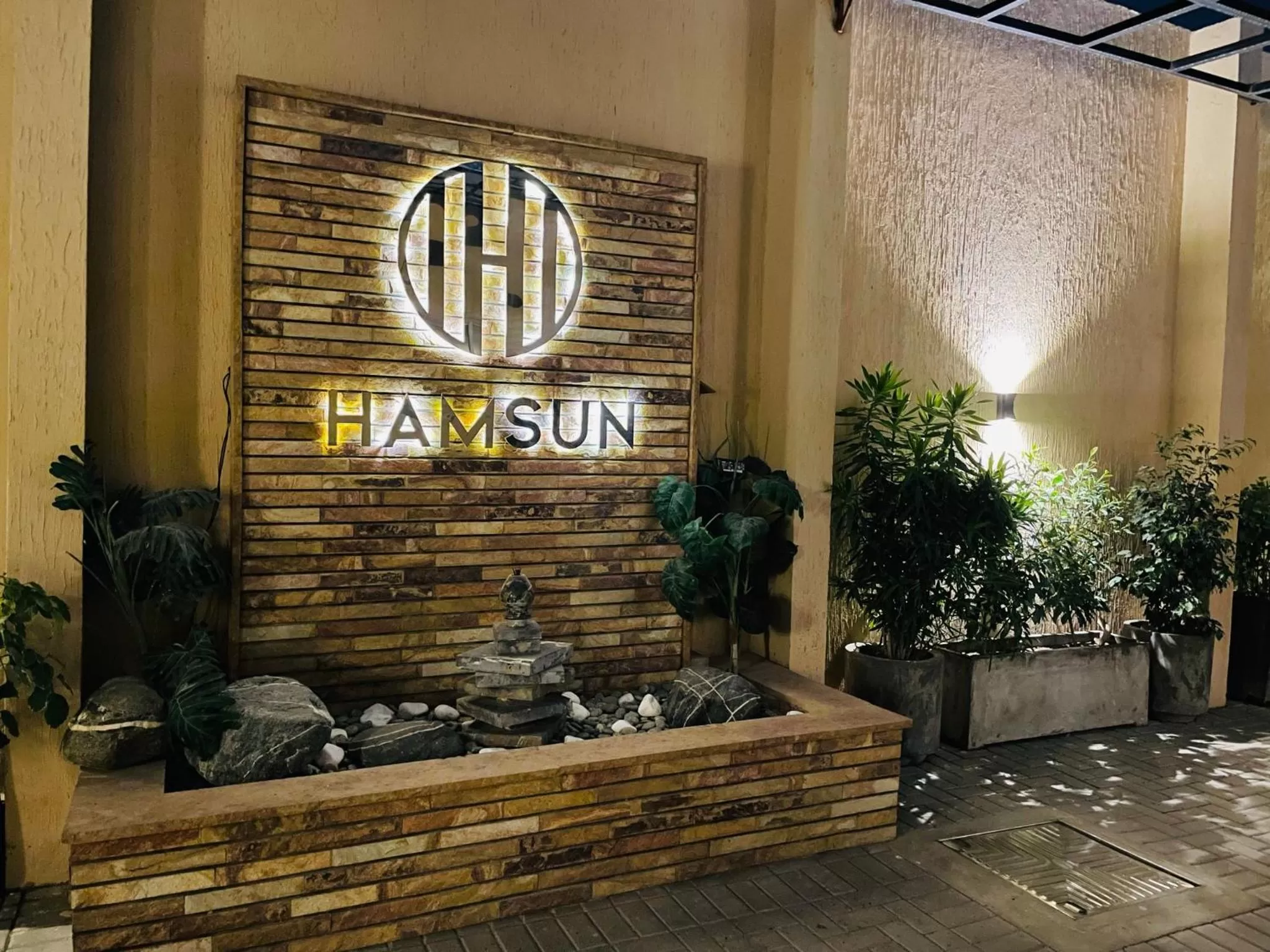 Day in Hamsun Shahrah-e-Faisal