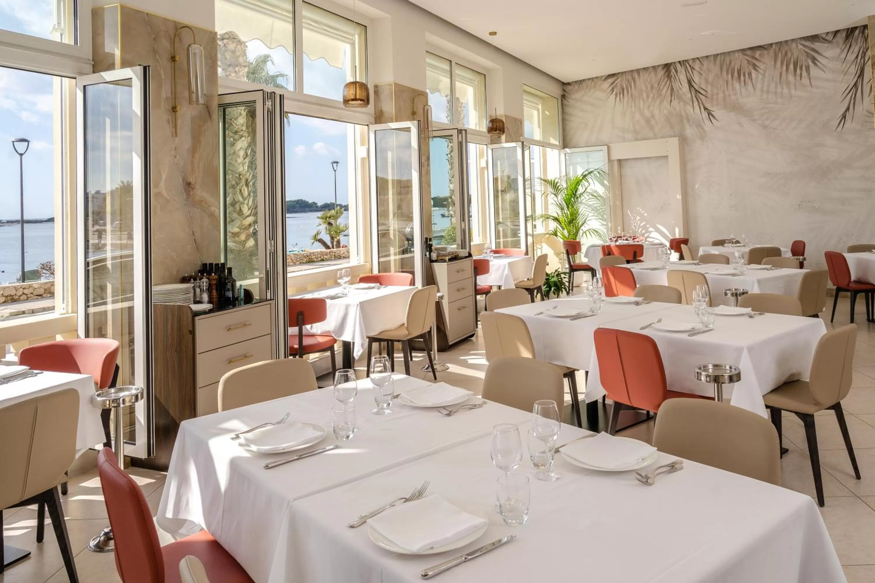 Restaurant/places to eat in Hotel Falli