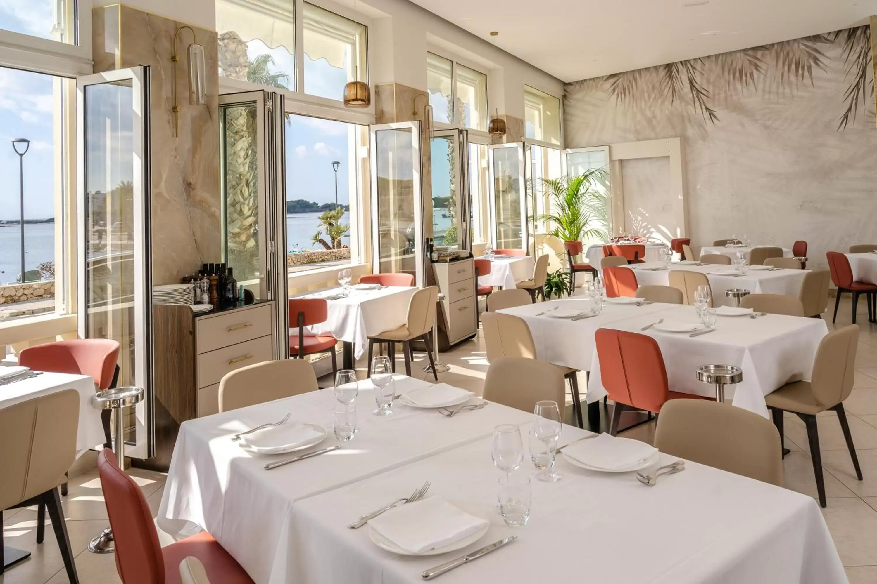 Restaurant/Places to Eat in Hotel Falli