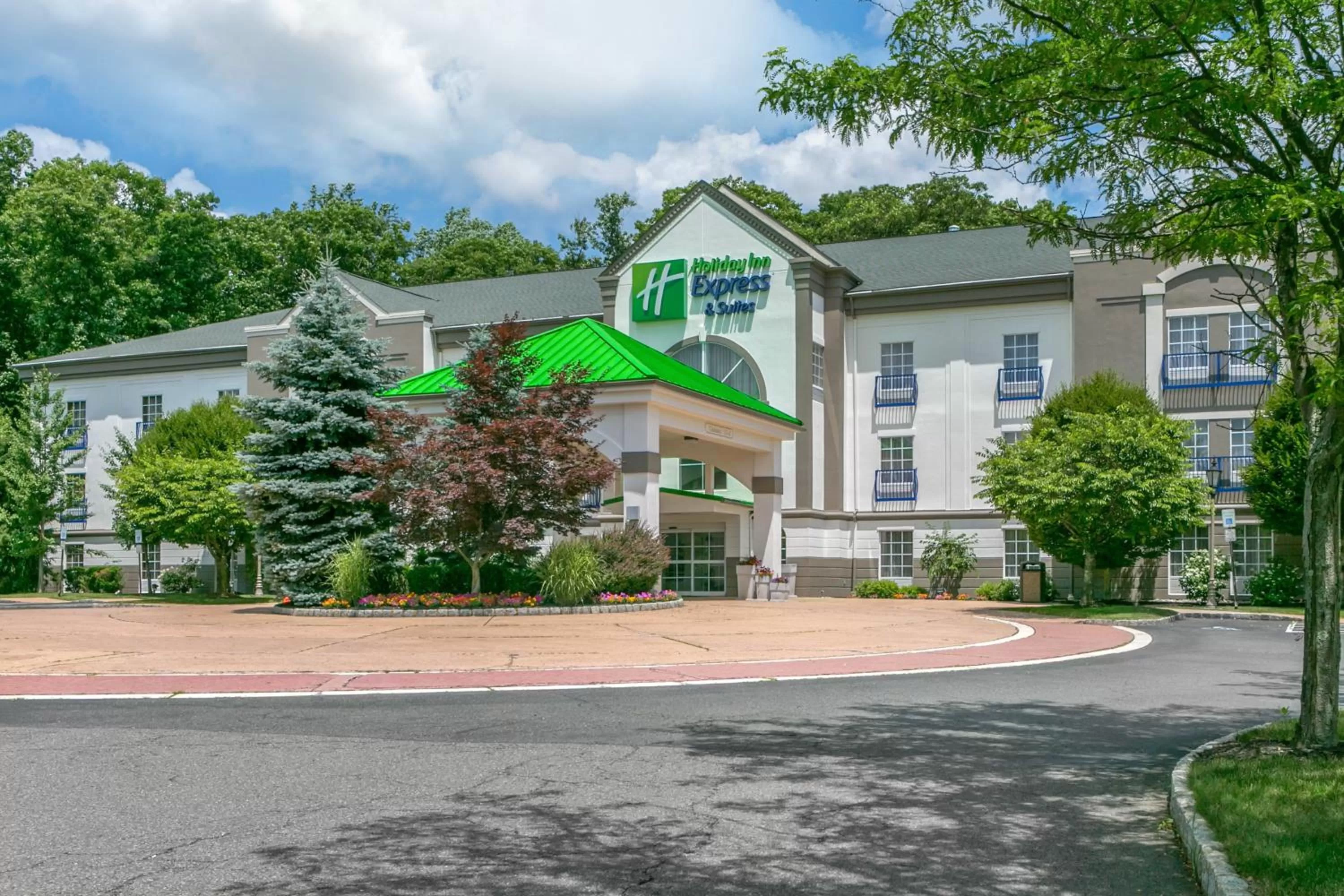 Property building in Holiday Inn Express Mount Arlington by IHG