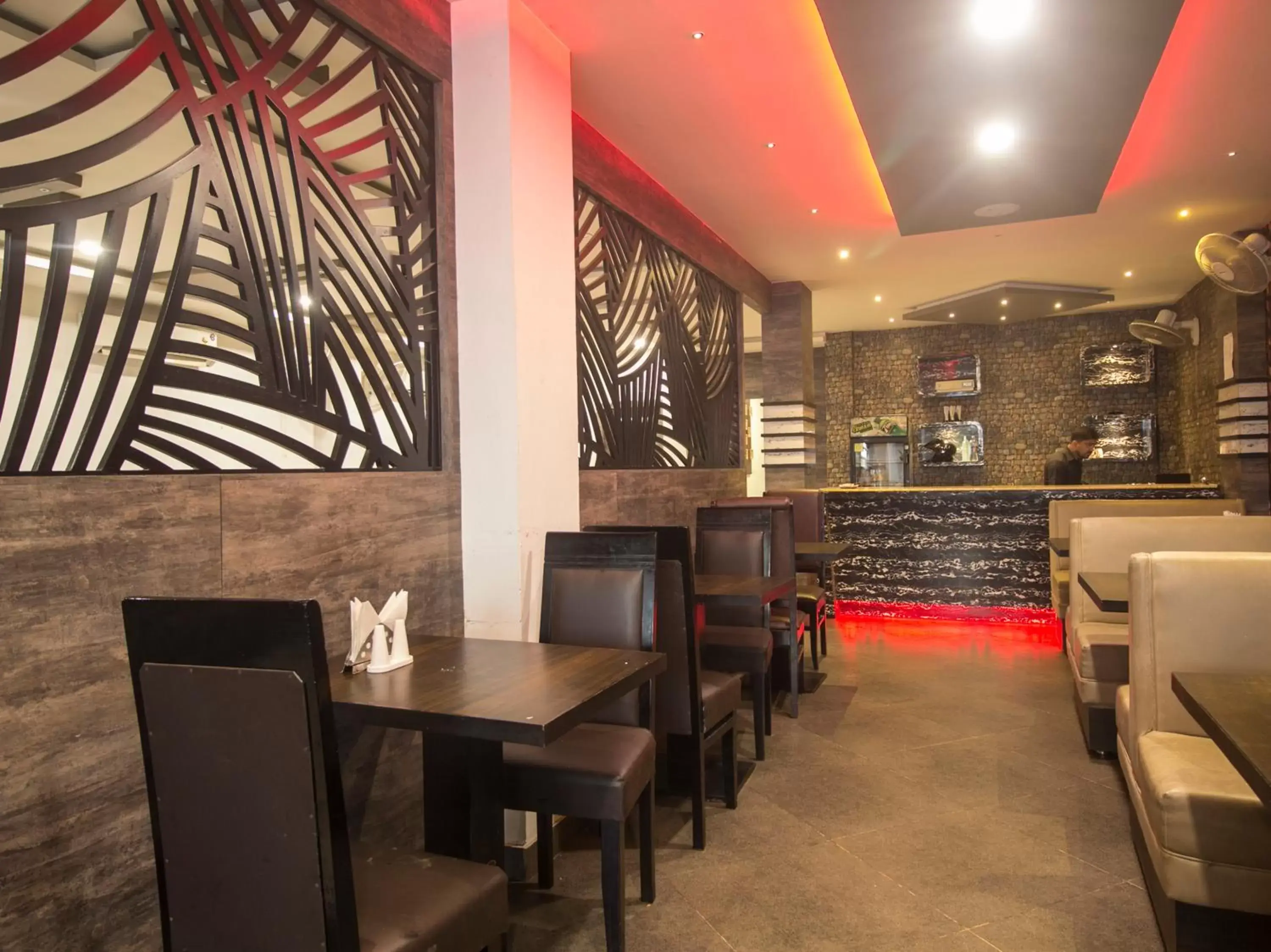 Restaurant/Places to Eat in Hotel Mount View, Siliguri Restaurant/Places to Eat in Hotel Mount View, Siliguri