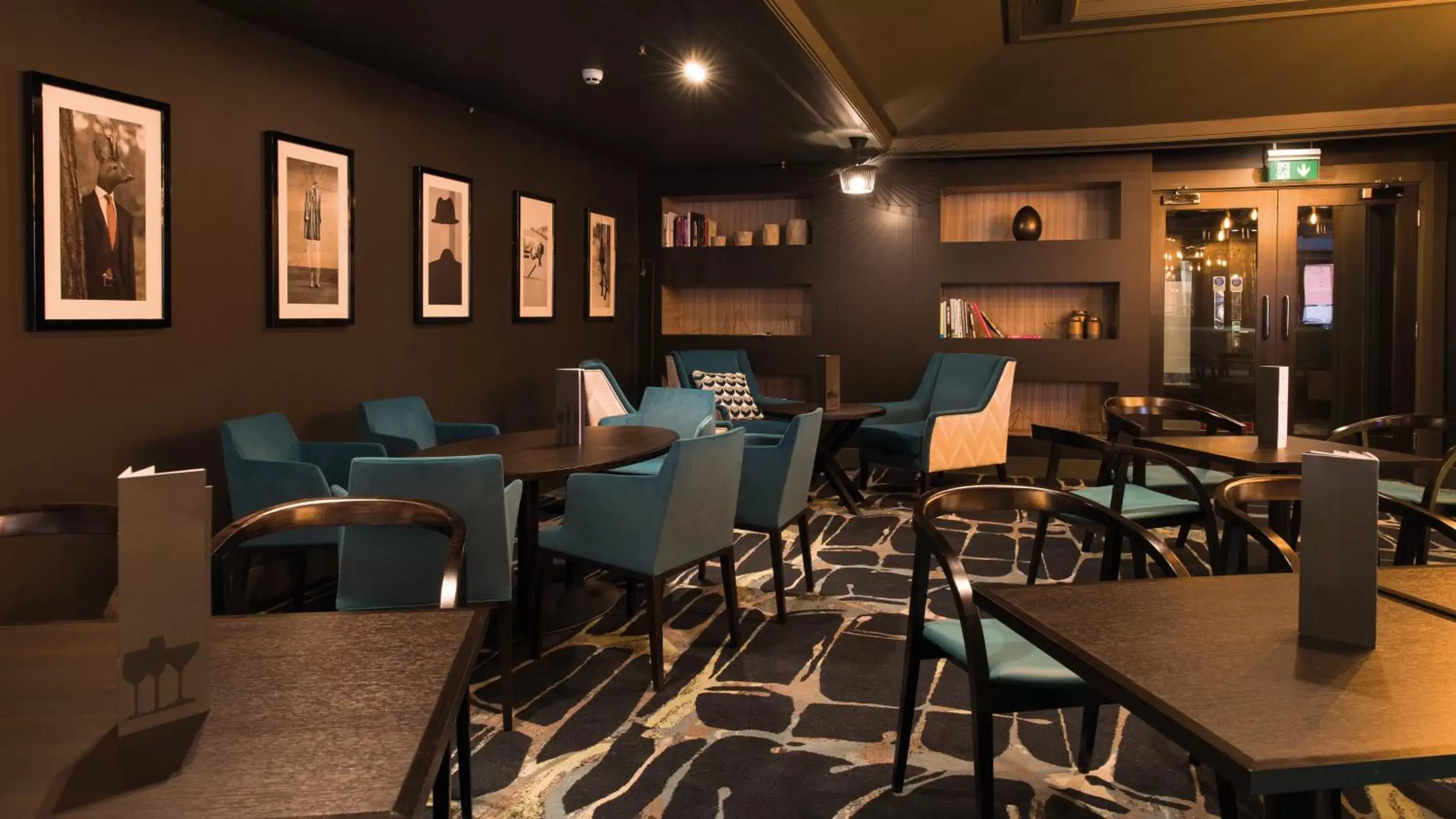 Lounge or bar, Restaurant/Places to Eat in Crowne Plaza Harrogate, an IHG Hotel