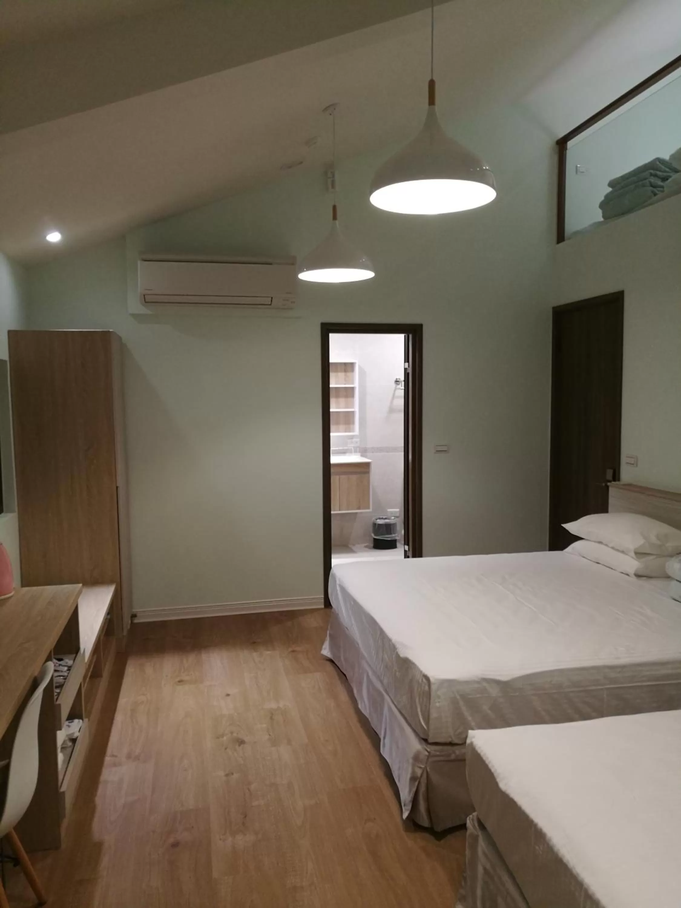 Photo of the whole room, Bed in 名竹旅社 Minzu Hotel