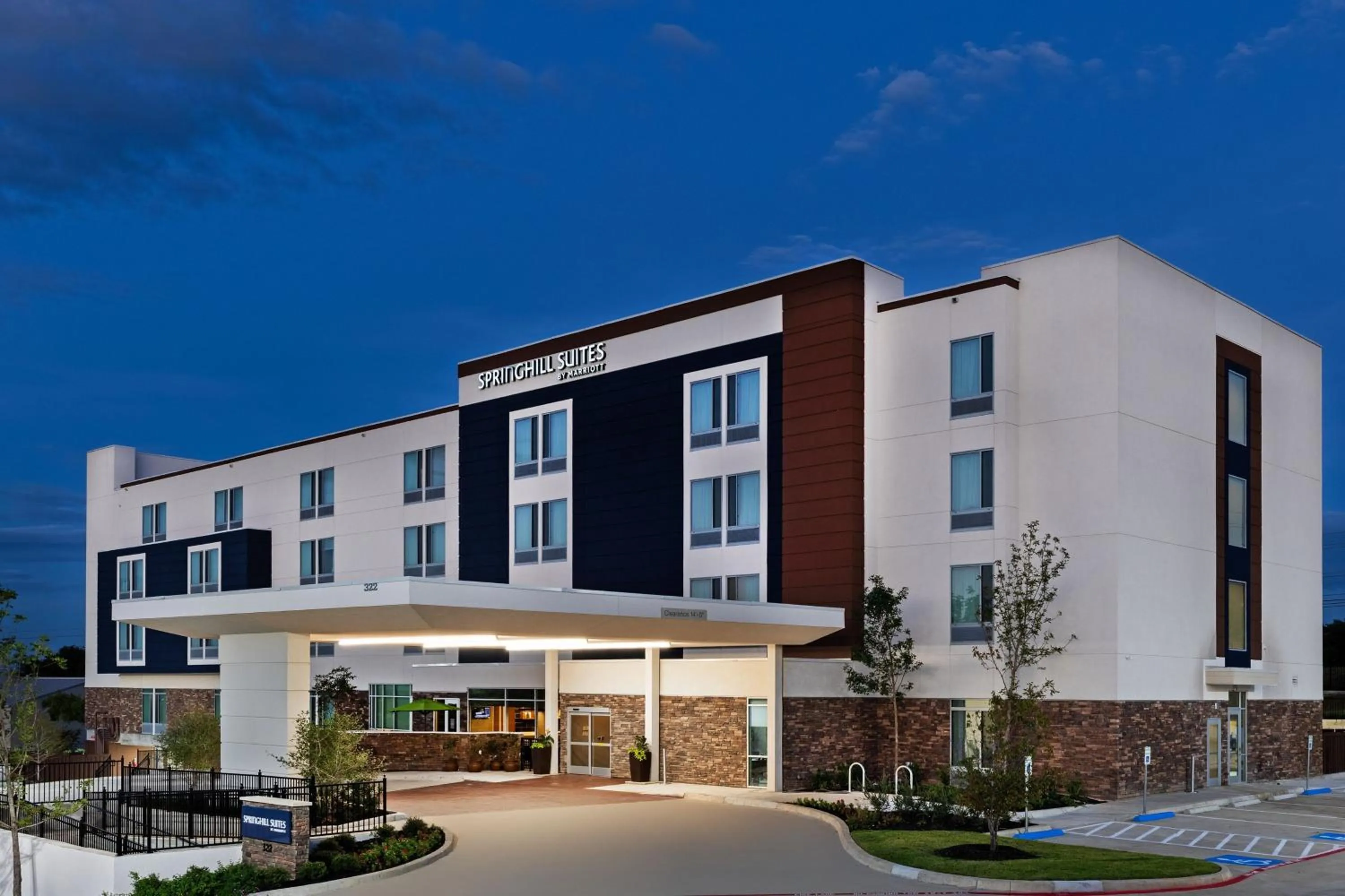 Property building in SpringHill Suites by Marriott Austin West/Lakeway