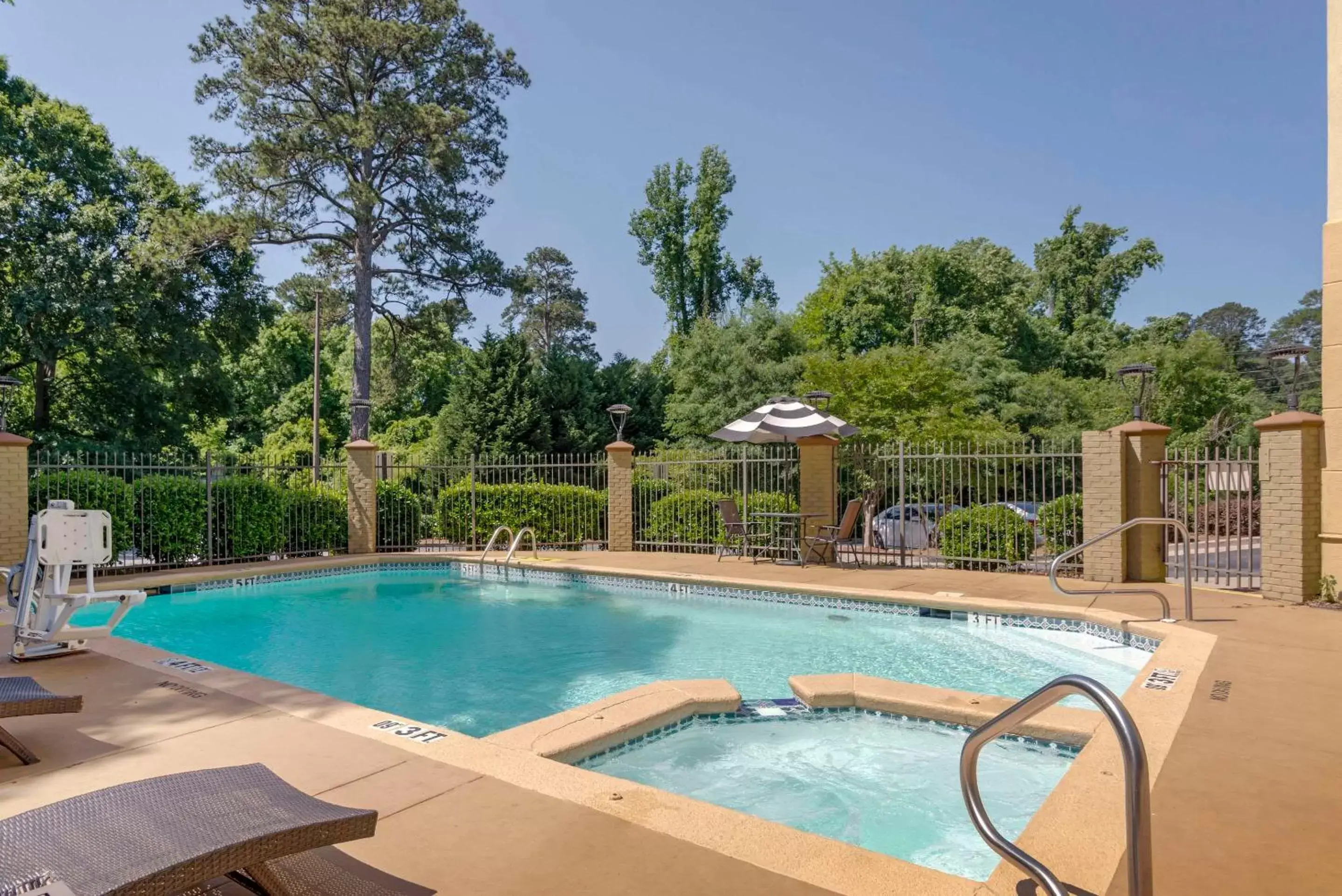 Swimming Pool in Comfort Suites Columbus State University Area