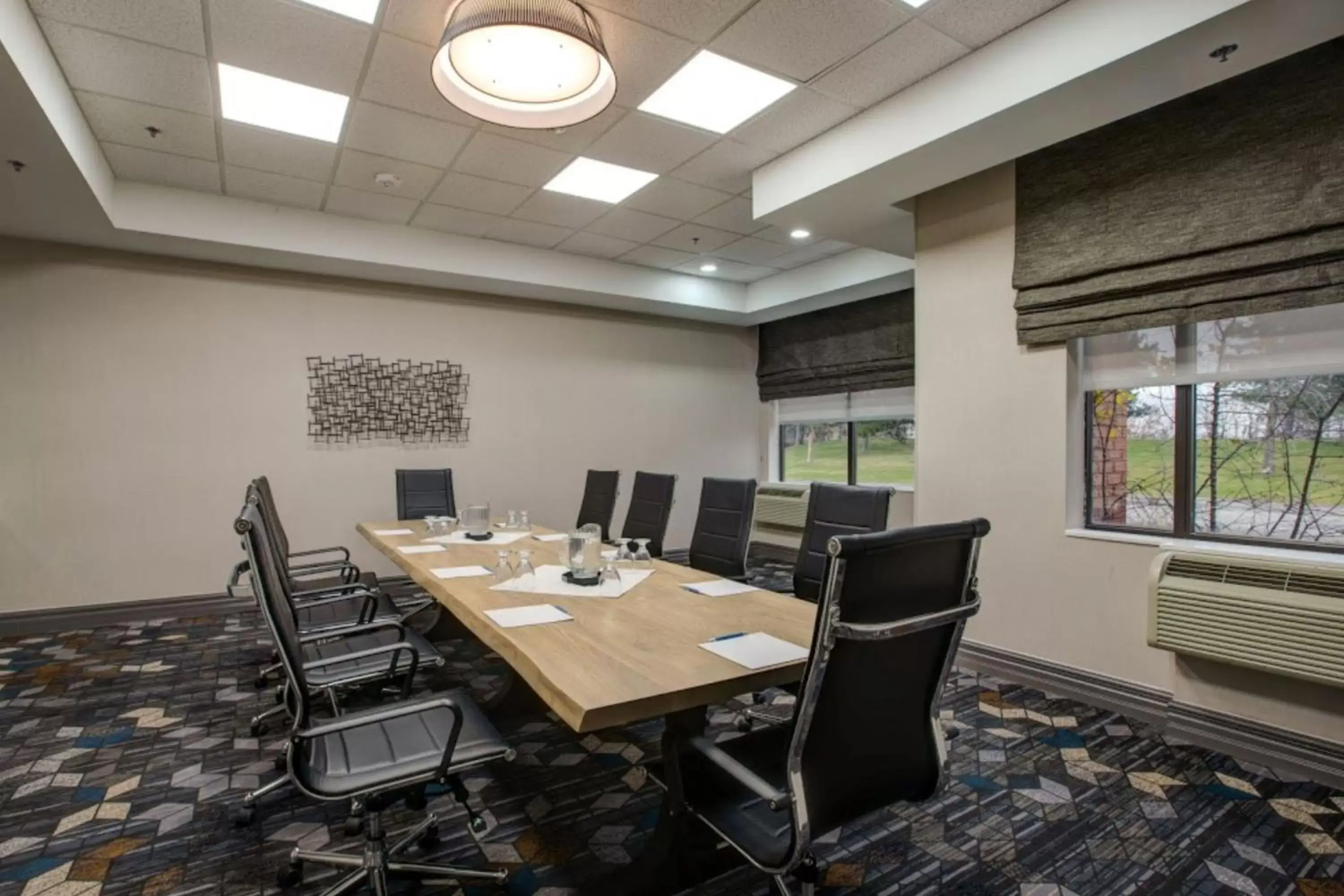 Meeting/conference room in Four Points by Sheraton St. Catharines Niagara Suites