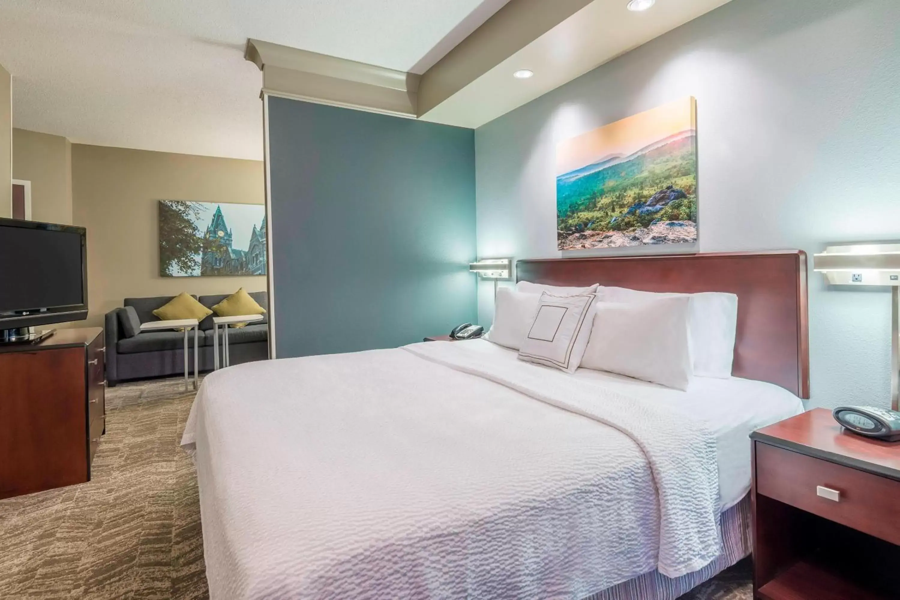 Photo of the whole room, Bed in SpringHill Suites Richmond Northwest