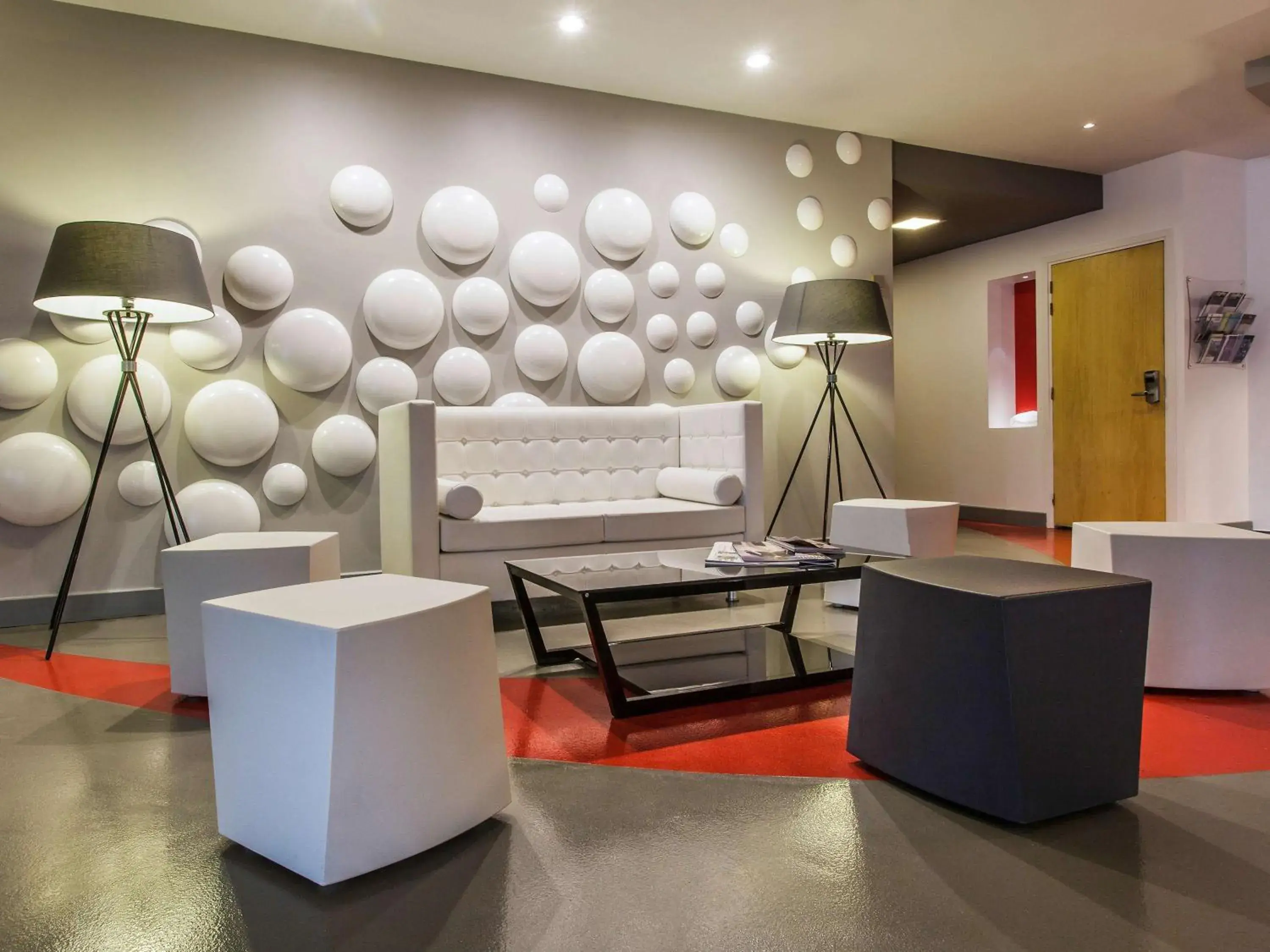 Property building, Seating Area in ibis Styles Lyon Sud Vienne