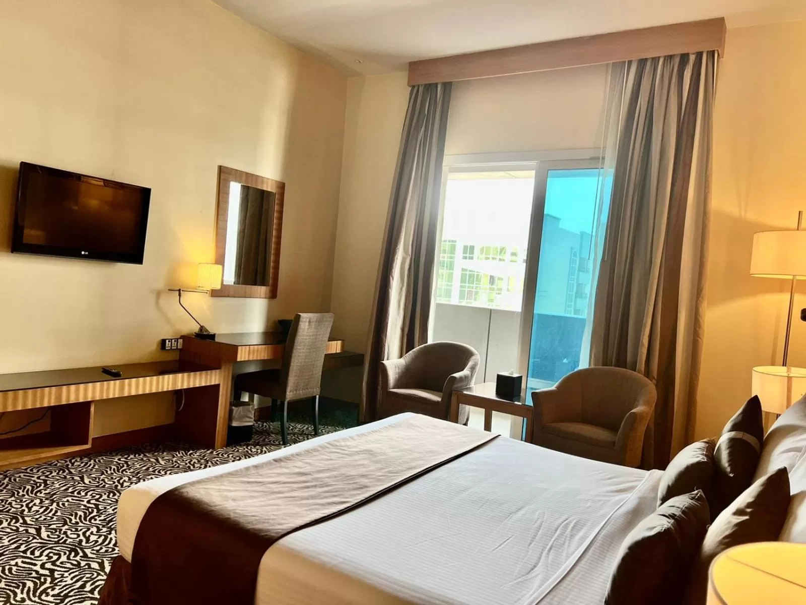 Bedroom, Bed in Copthorne Hotel Sharjah