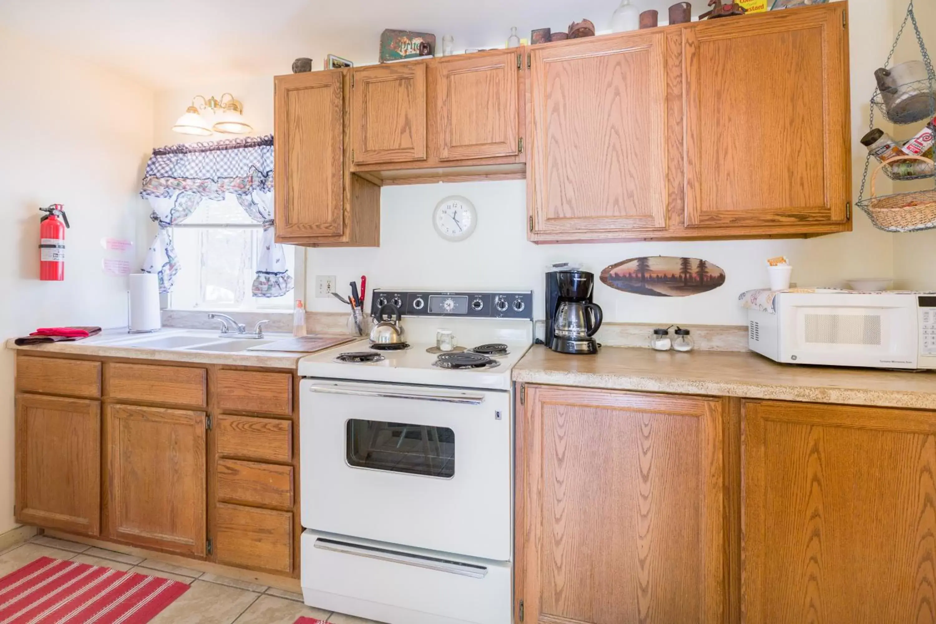 Kitchen or kitchenette, Kitchen/Kitchenette in Crown King Cabins Bradshaw