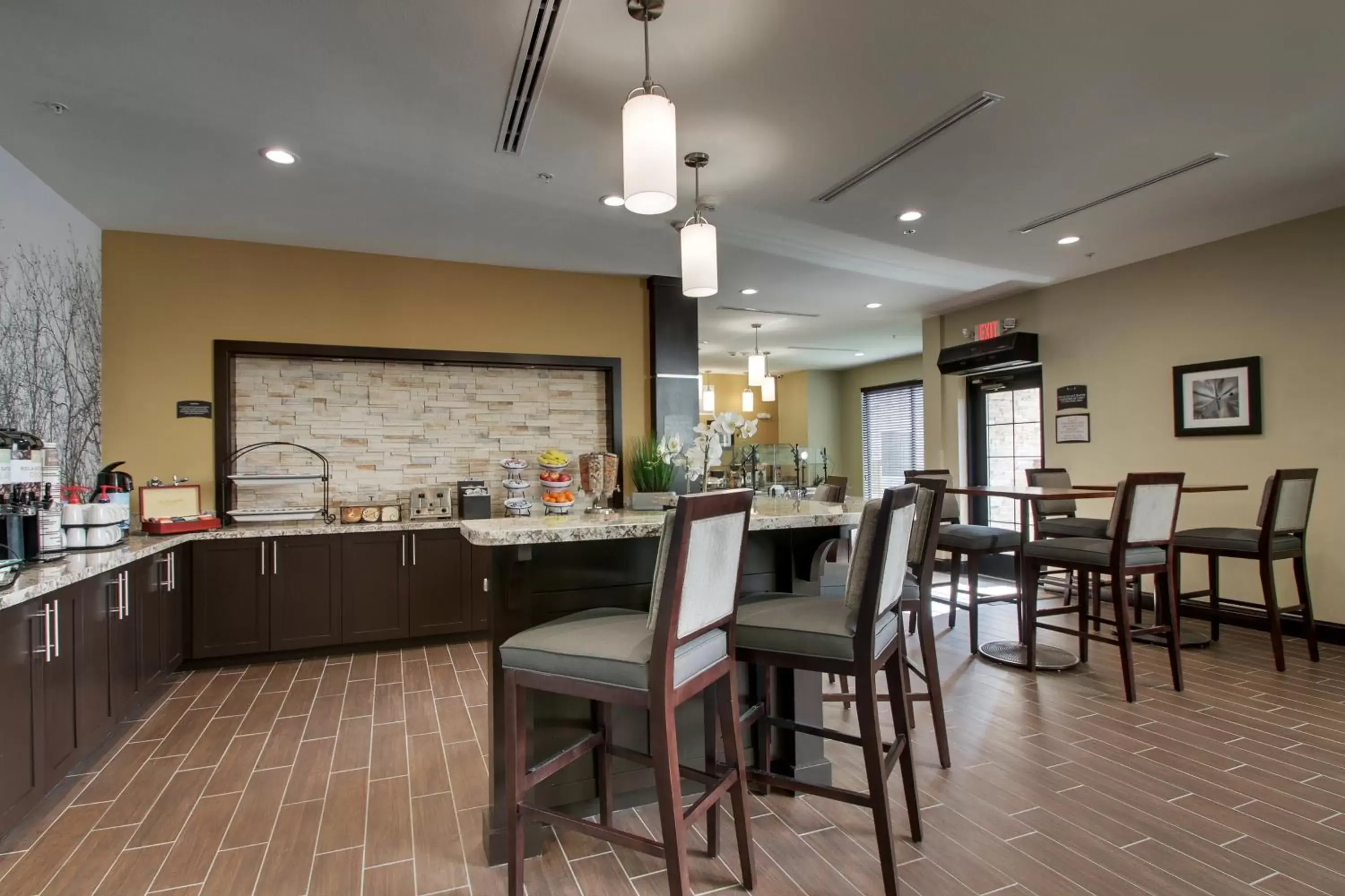 Dining area, Restaurant/Places to Eat in Staybridge Suites Plano - The Colony, an IHG Hotel