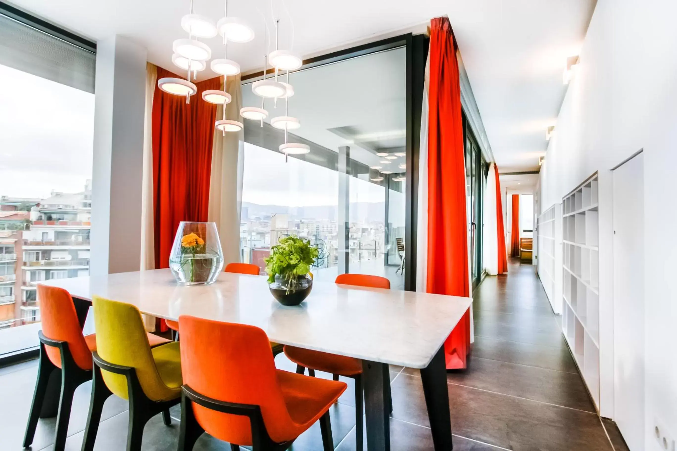 Dining area in Cosmo Apartments Sants