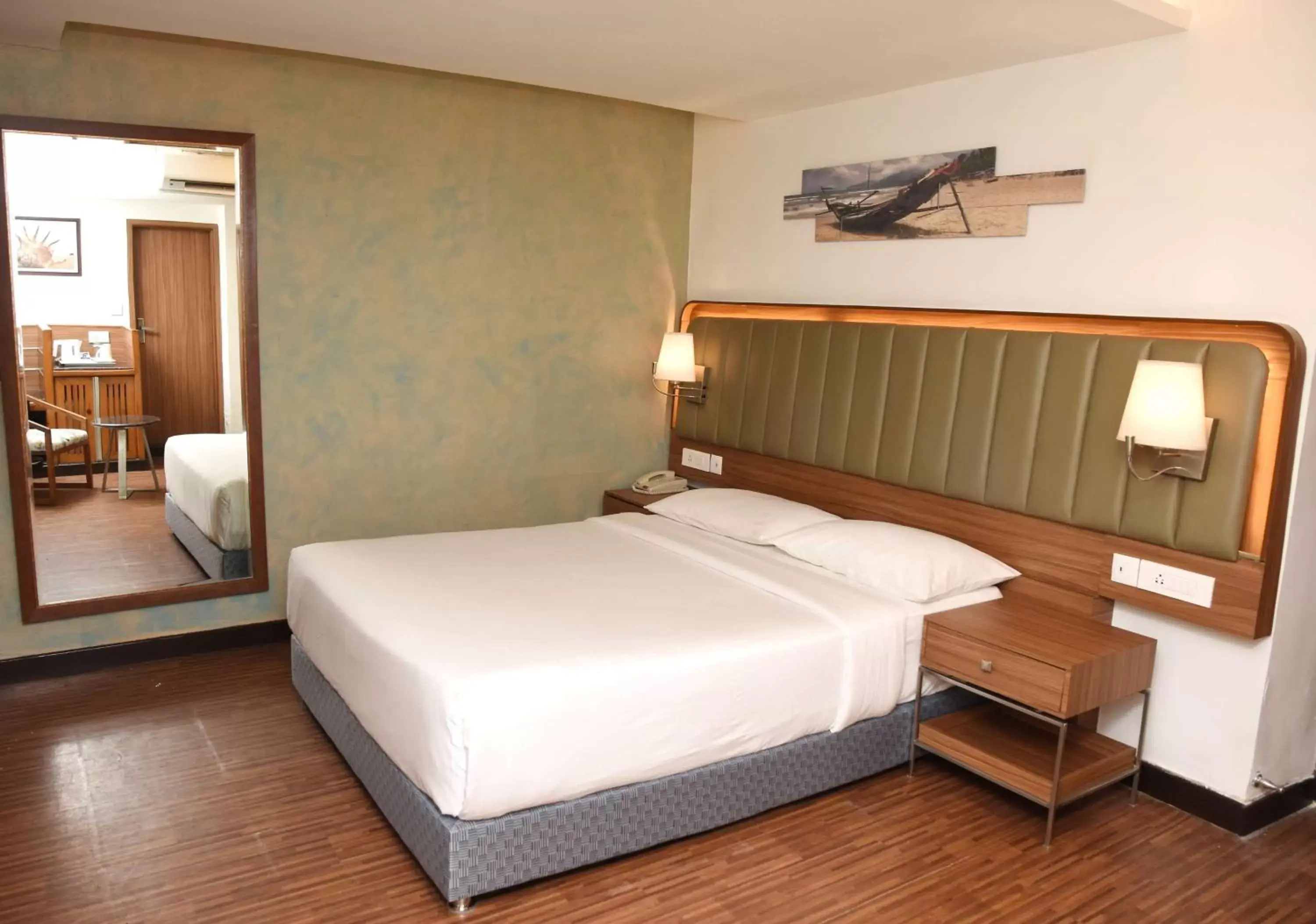 Bedroom, Bed in Park Inn by Radisson Goa Candolim