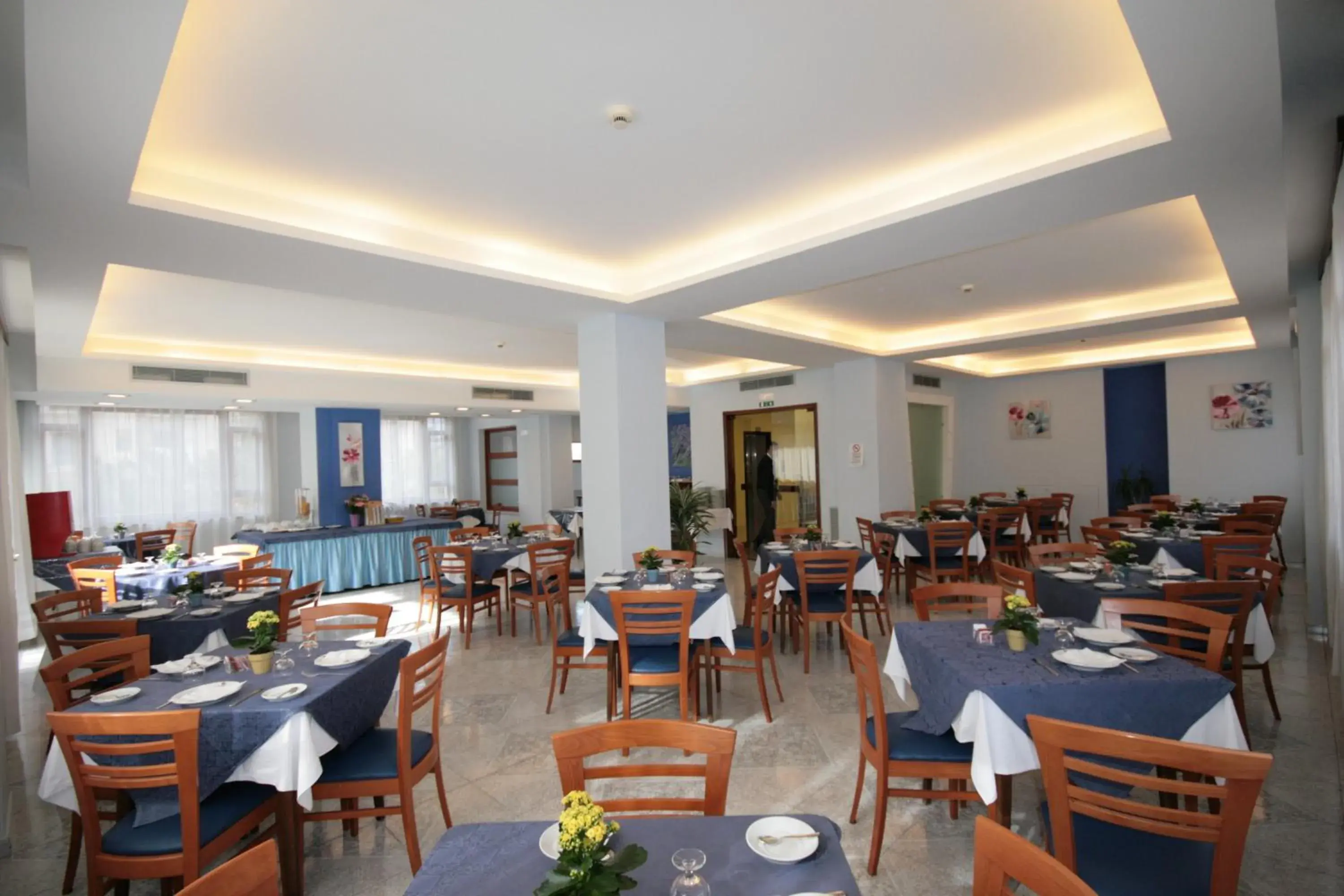 Restaurant/Places to Eat in Hotel Leone