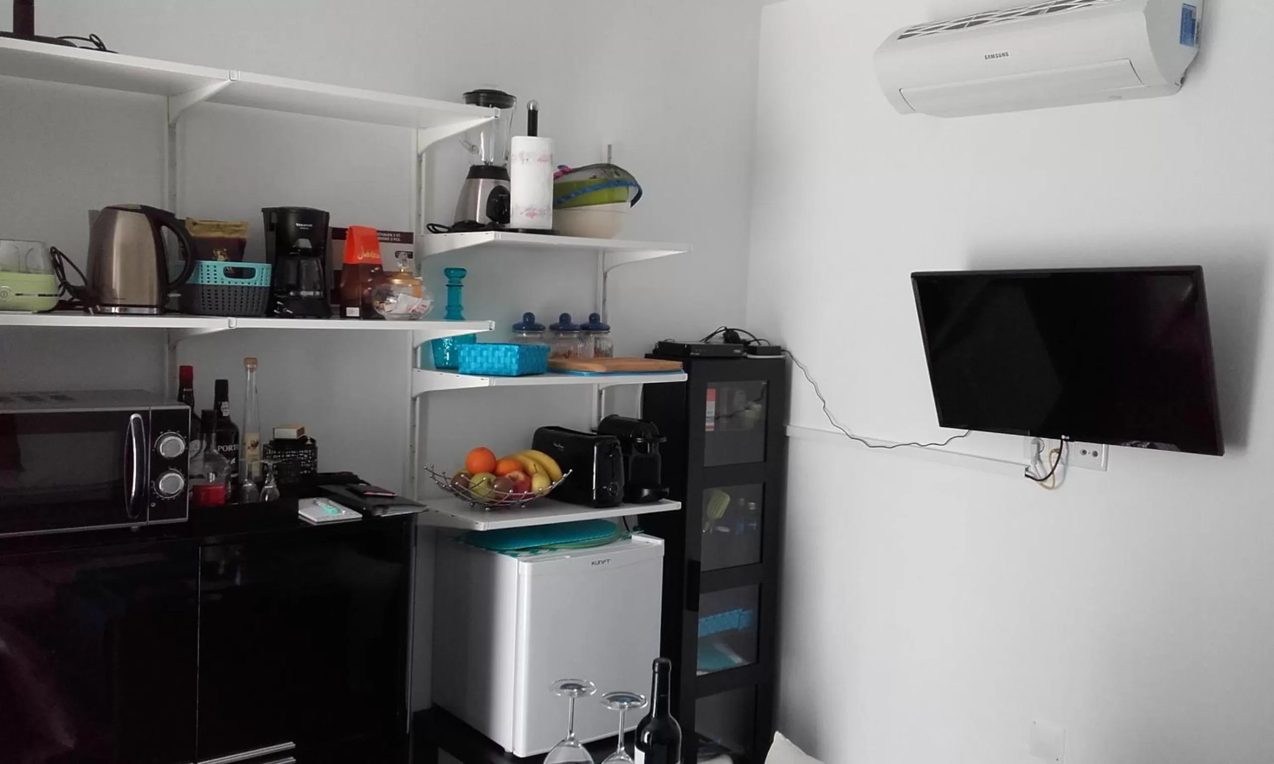 TV and multimedia in Tavira independent suite with Pool at Casa Reflexos