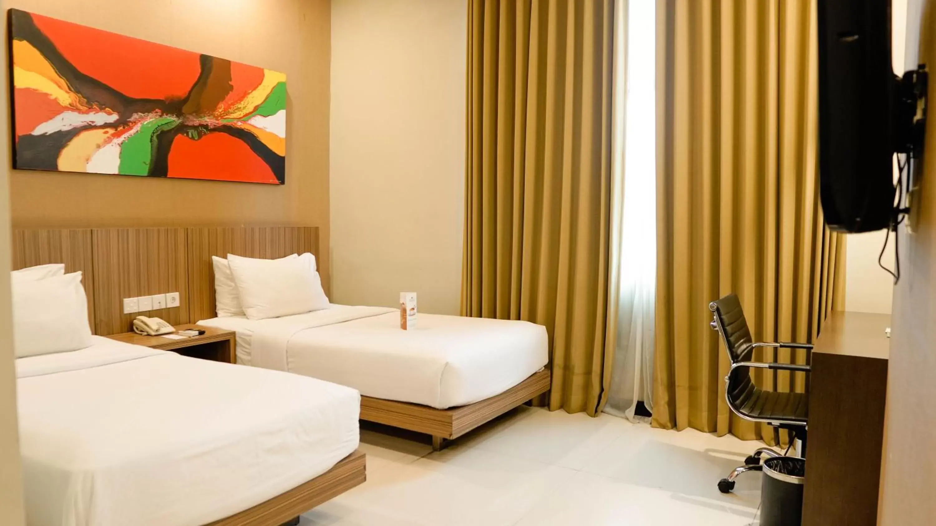 Bed in Savana Hotel & Convention Malang