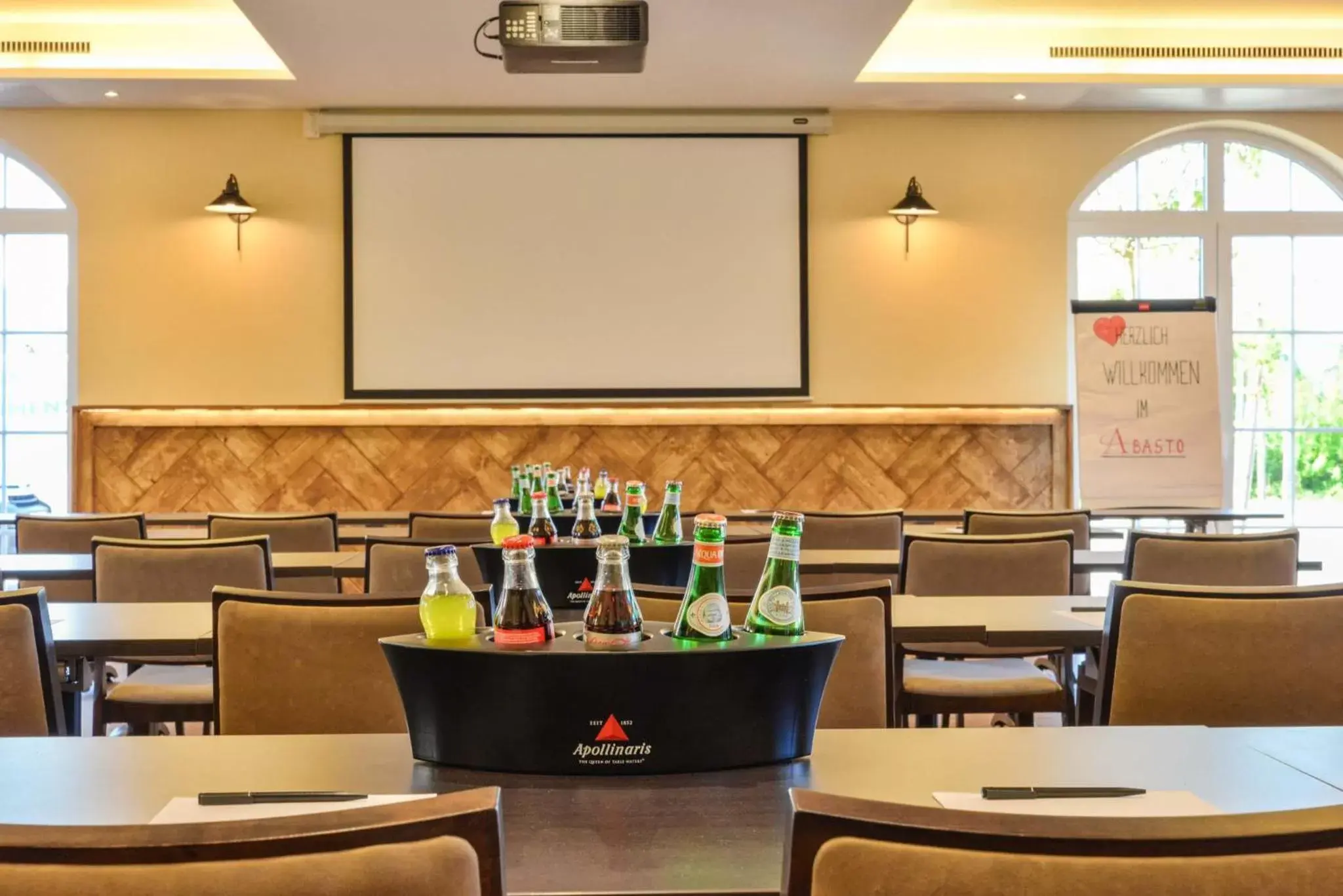Meeting/conference room, Restaurant/Places to Eat in Abasto Hotel & Spa Maisach