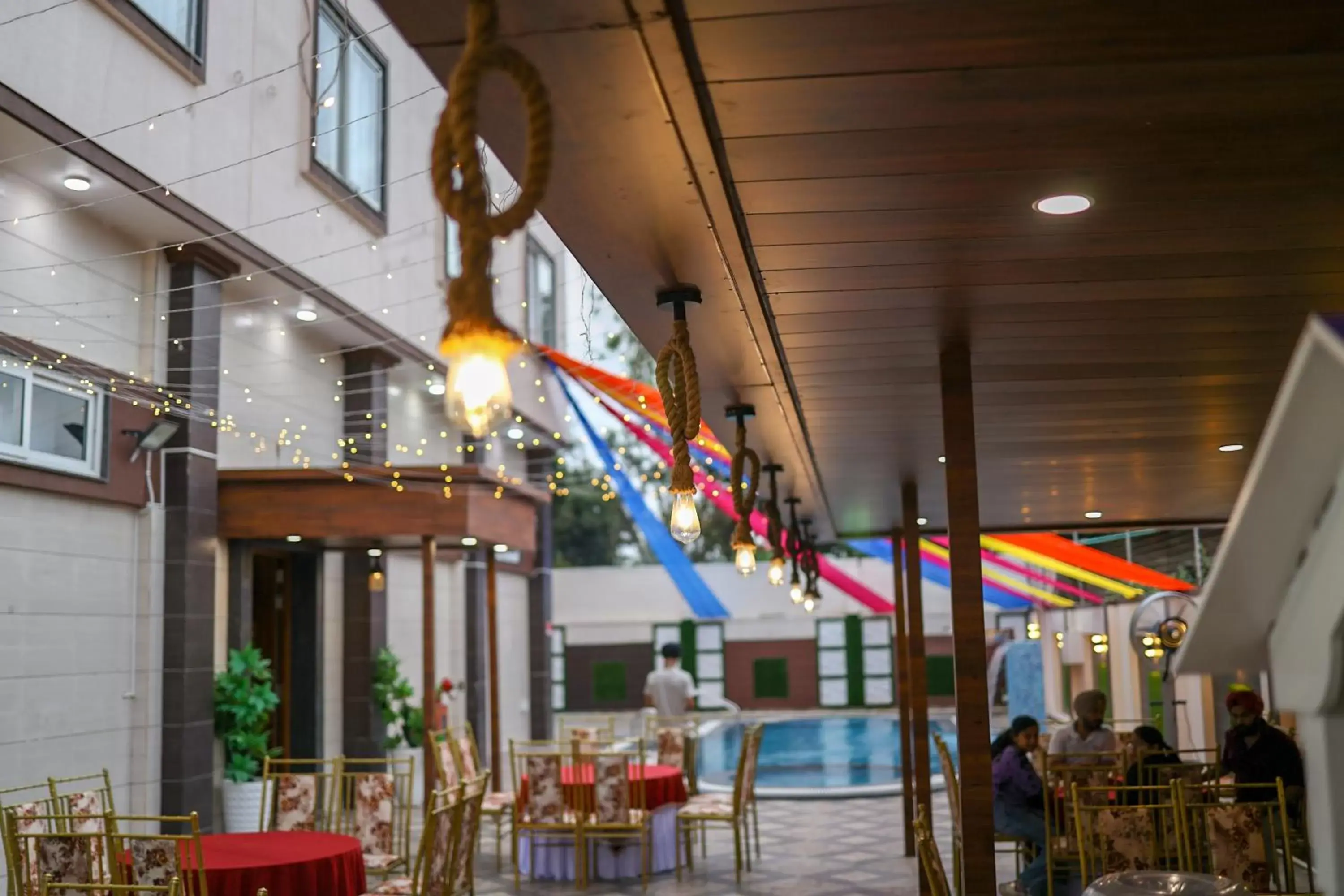 Swimming pool in Hotel Vasdaa Grand Swimming pool in Hotel Vasdaa Grand