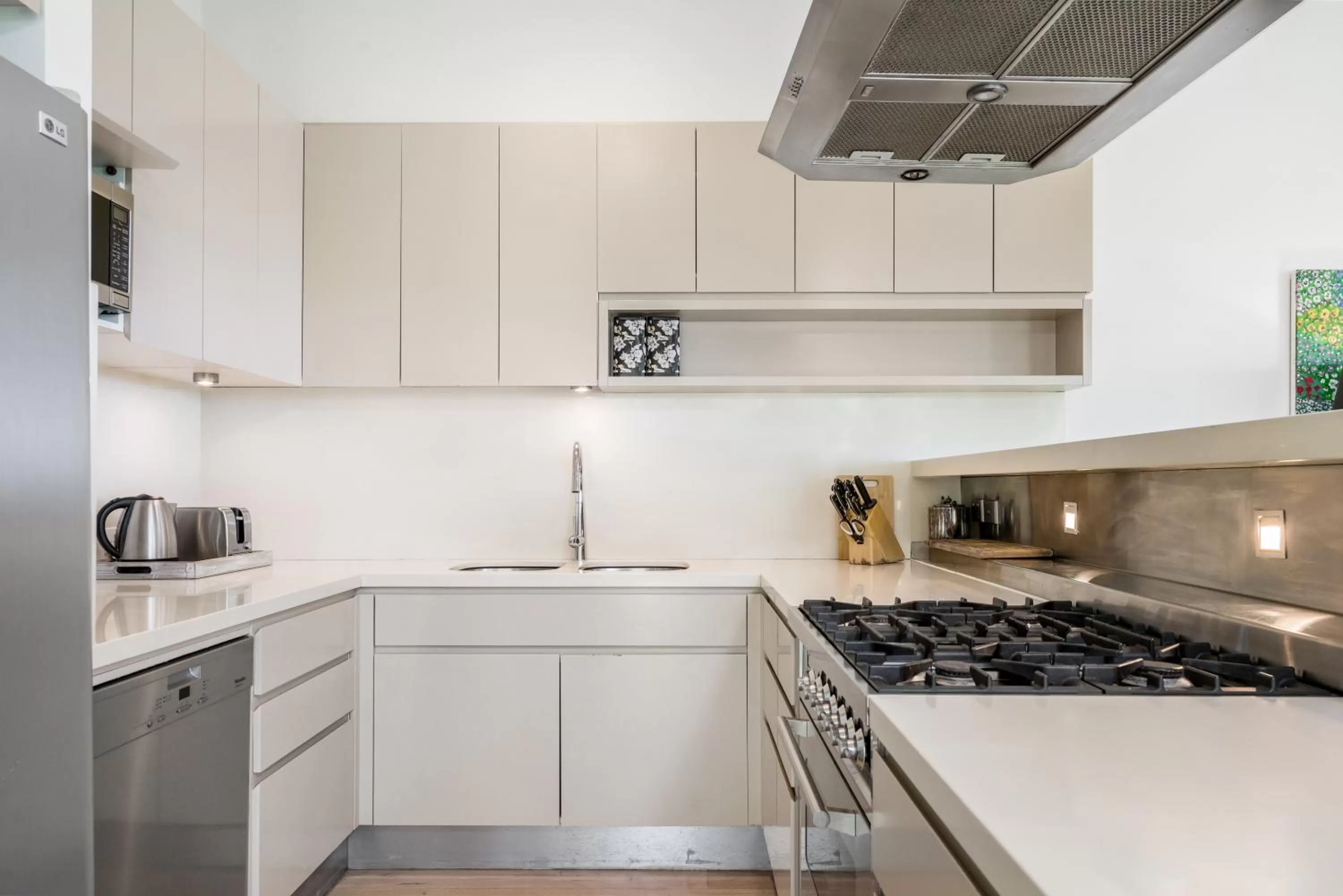 Three Bedroom Luxury Apartment in The Oasis Apartments and Treetop Houses