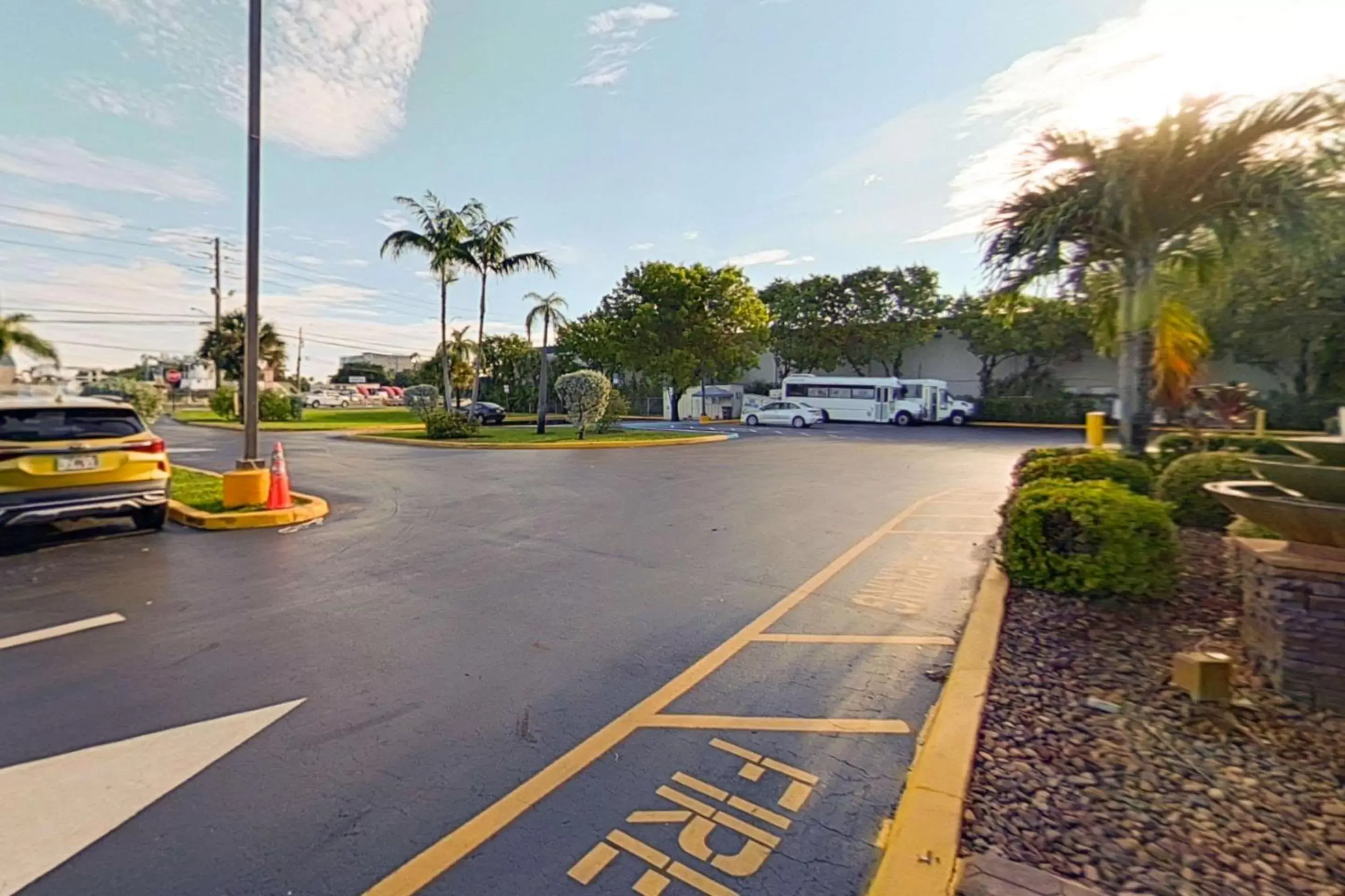 Property building in Rodeway Inn & Suites Fort Lauderdale Airport & Cruise Port