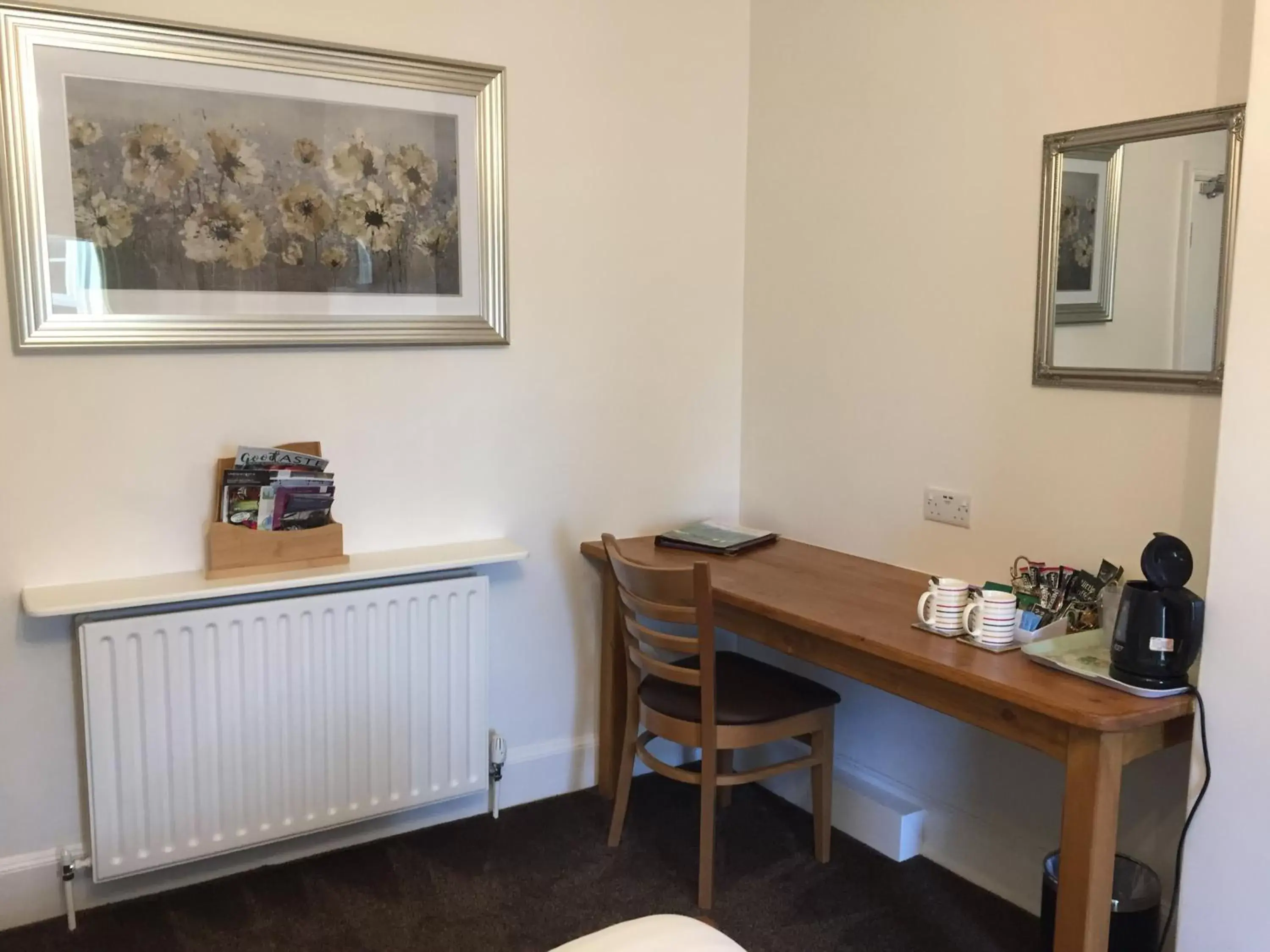 Bedroom in The Red Lion Inn