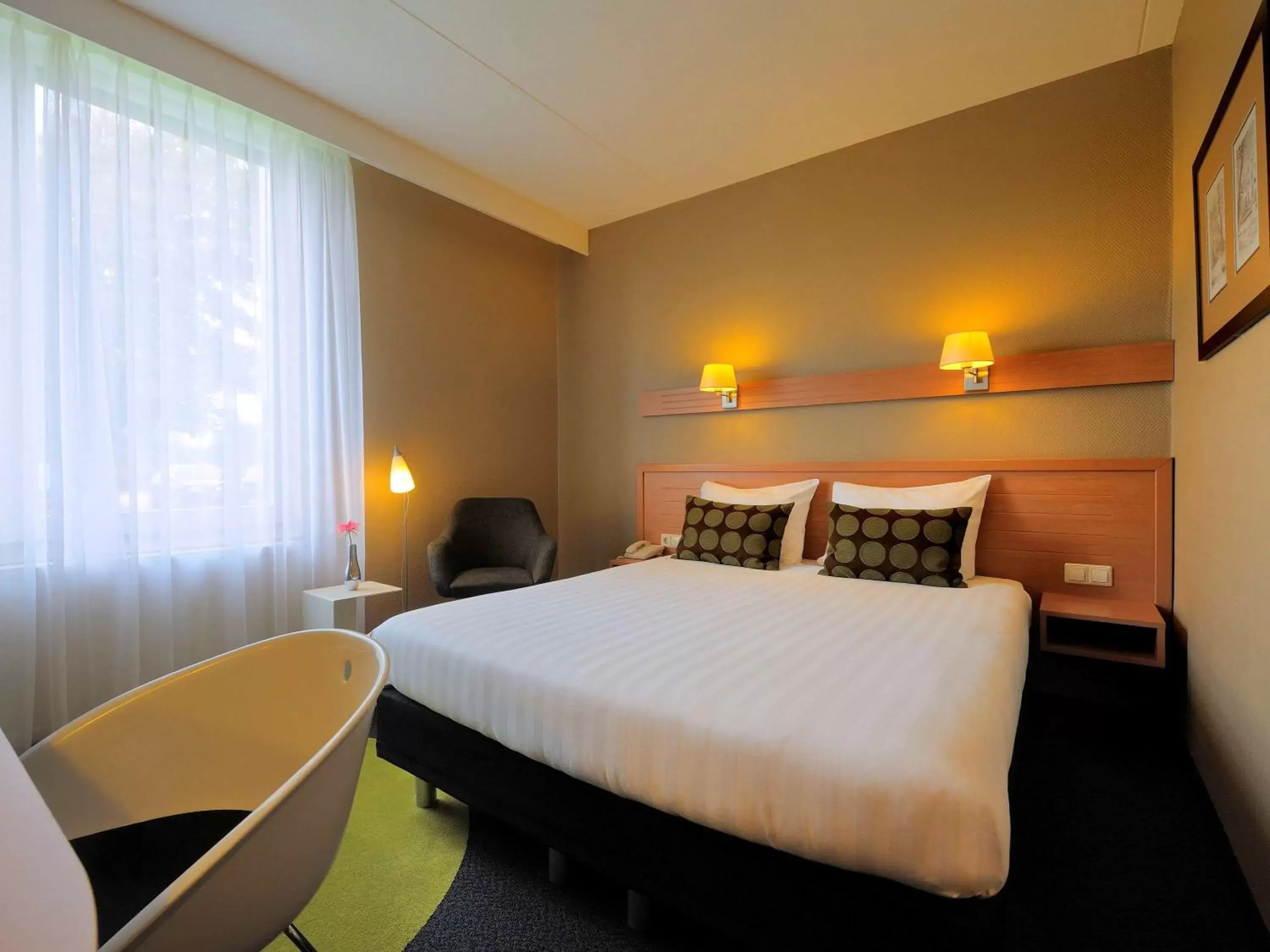 Photo of the whole room, Bed in Mercure Hotel Zwolle