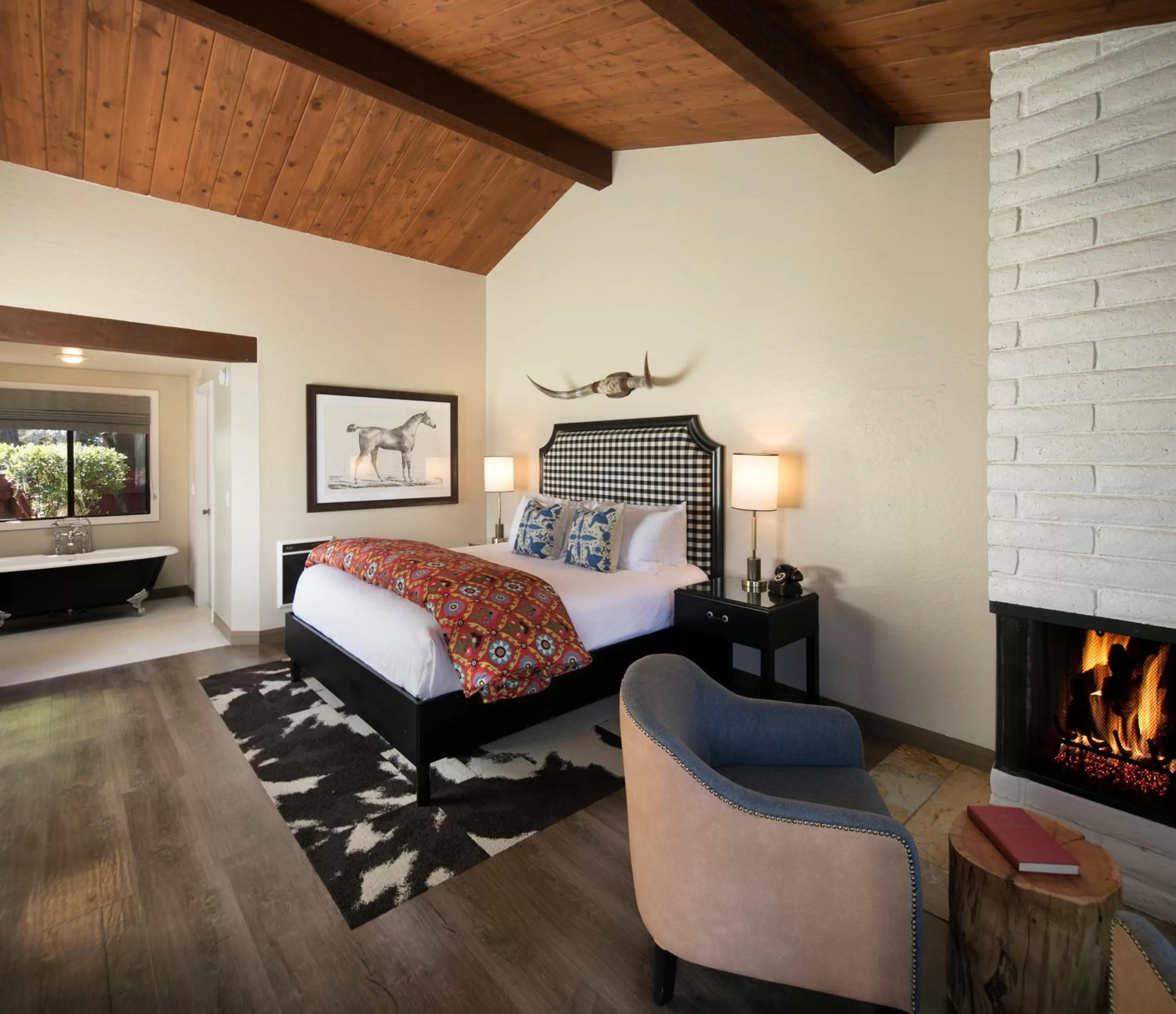 Photo of the whole room, Bed in Oceanpoint Ranch