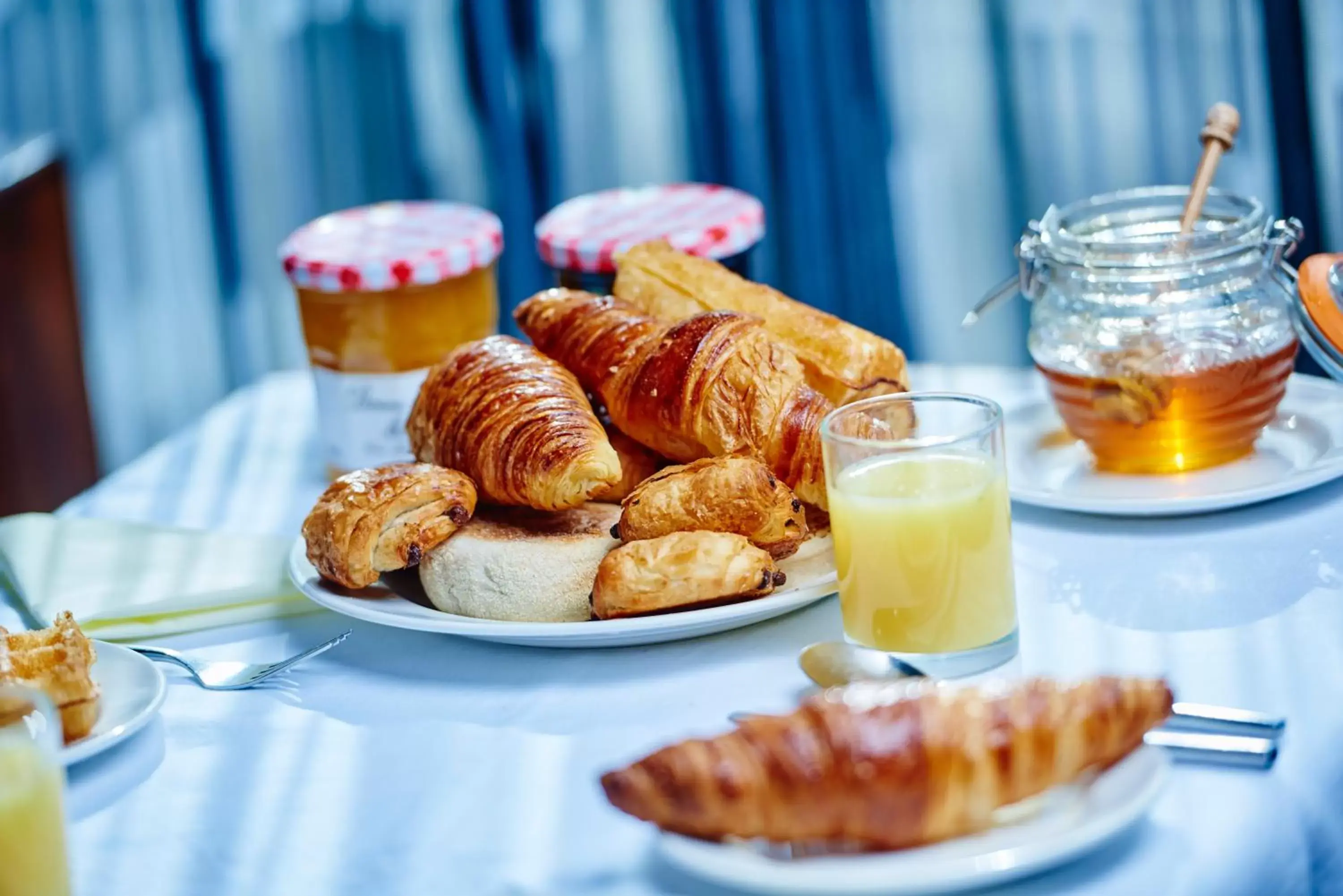 Buffet breakfast, Breakfast in NYX Hotel London Holborn by Leonardo Hotels