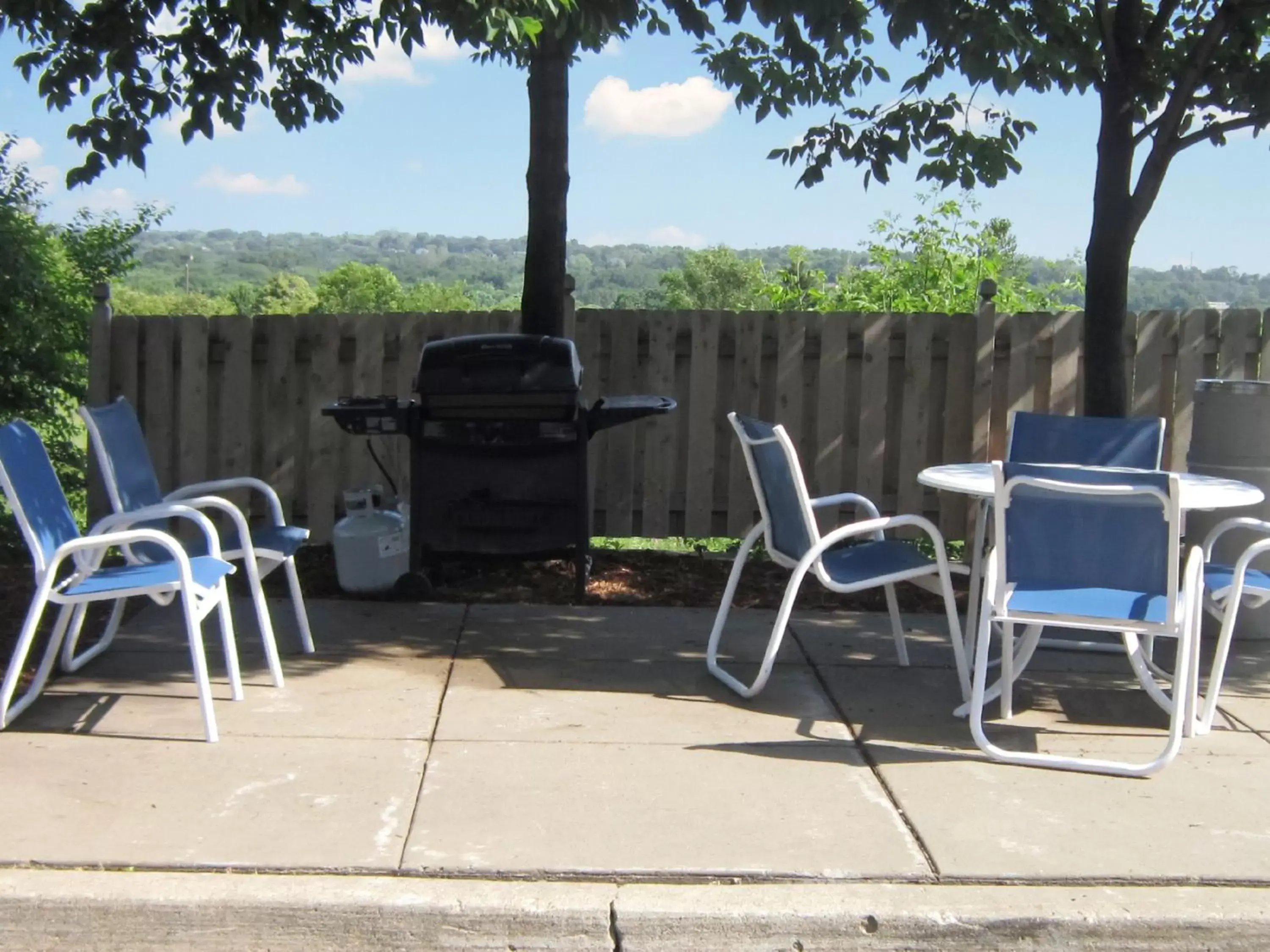 Patio in Extended Stay America Suites - Des Moines - West Des Moines