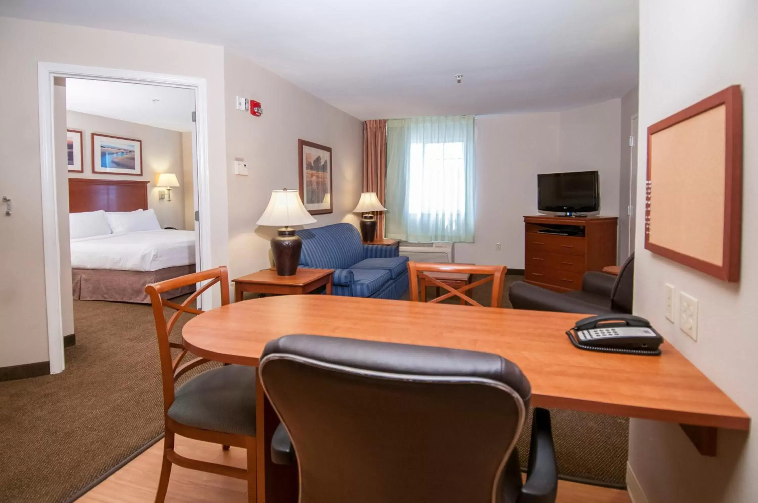 Photo of the whole room, Seating Area in Candlewood Suites Flowood, MS, an IHG Hotel