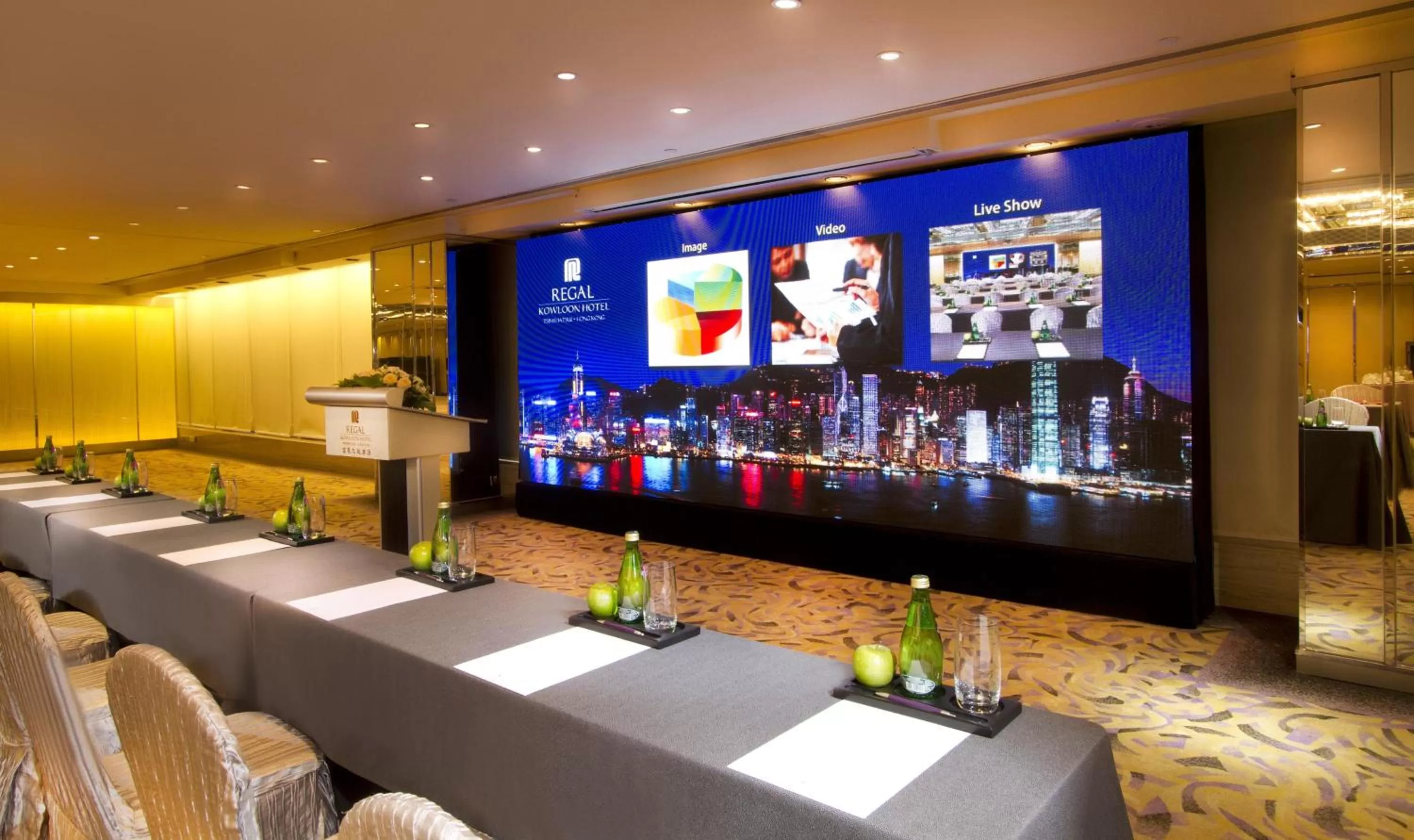 Banquet/Function facilities in Regal Kowloon Hotel