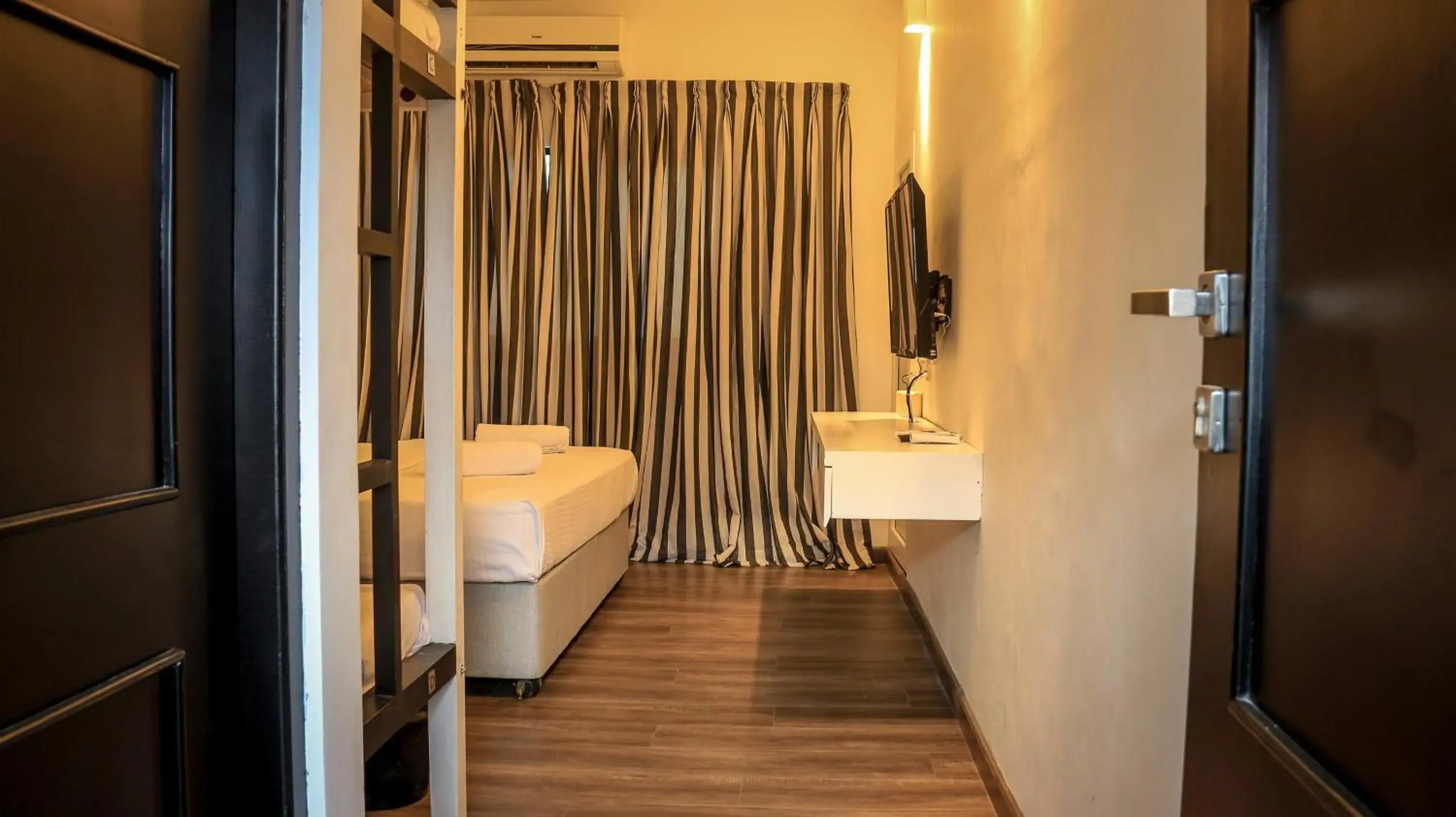 Photo of the whole room in Clock Inn Colombo Photo of the whole room in Clock Inn Colombo