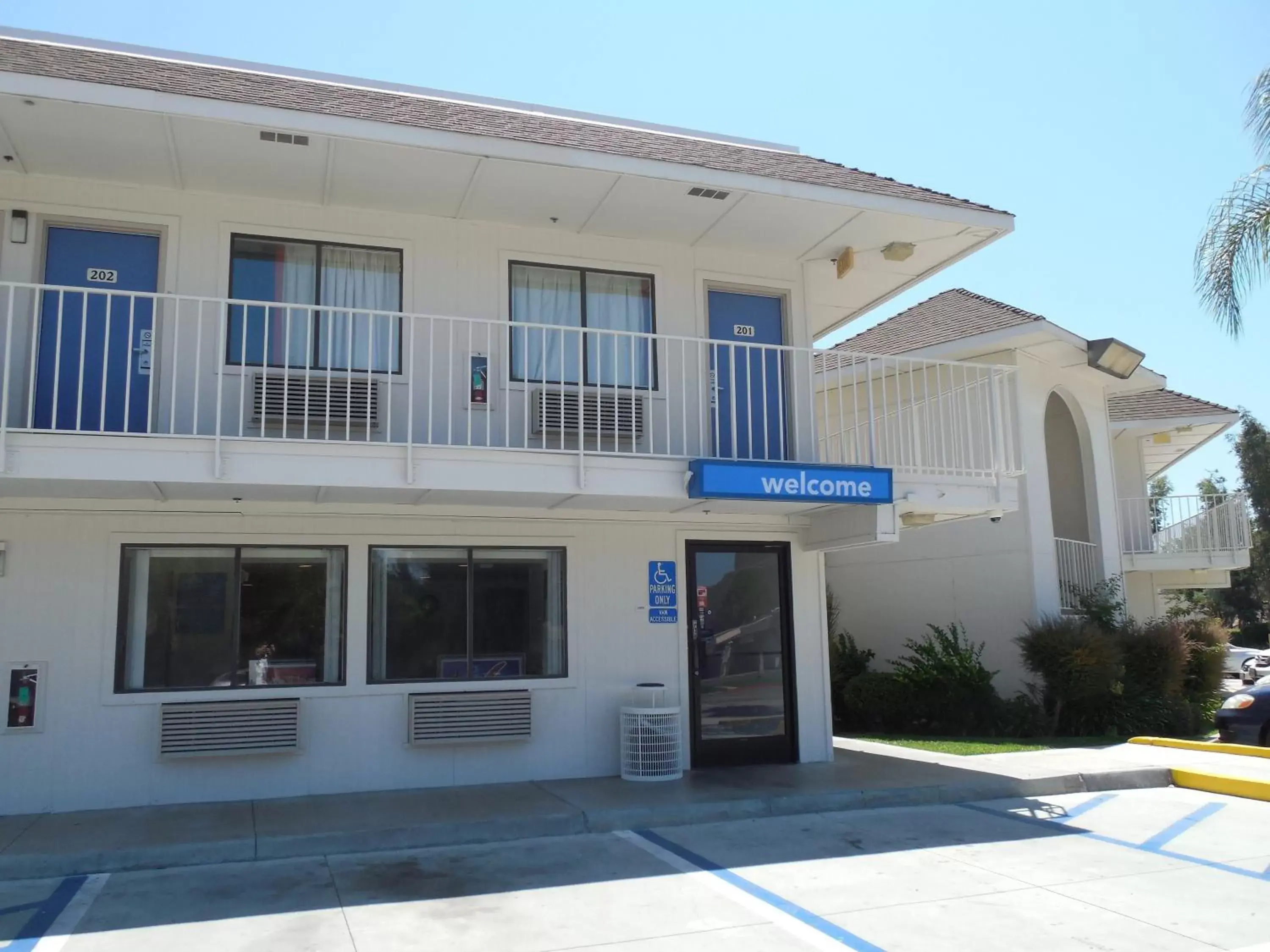 Facade/entrance, Property Building in Motel 6-Temecula, CA - Historic Old Town