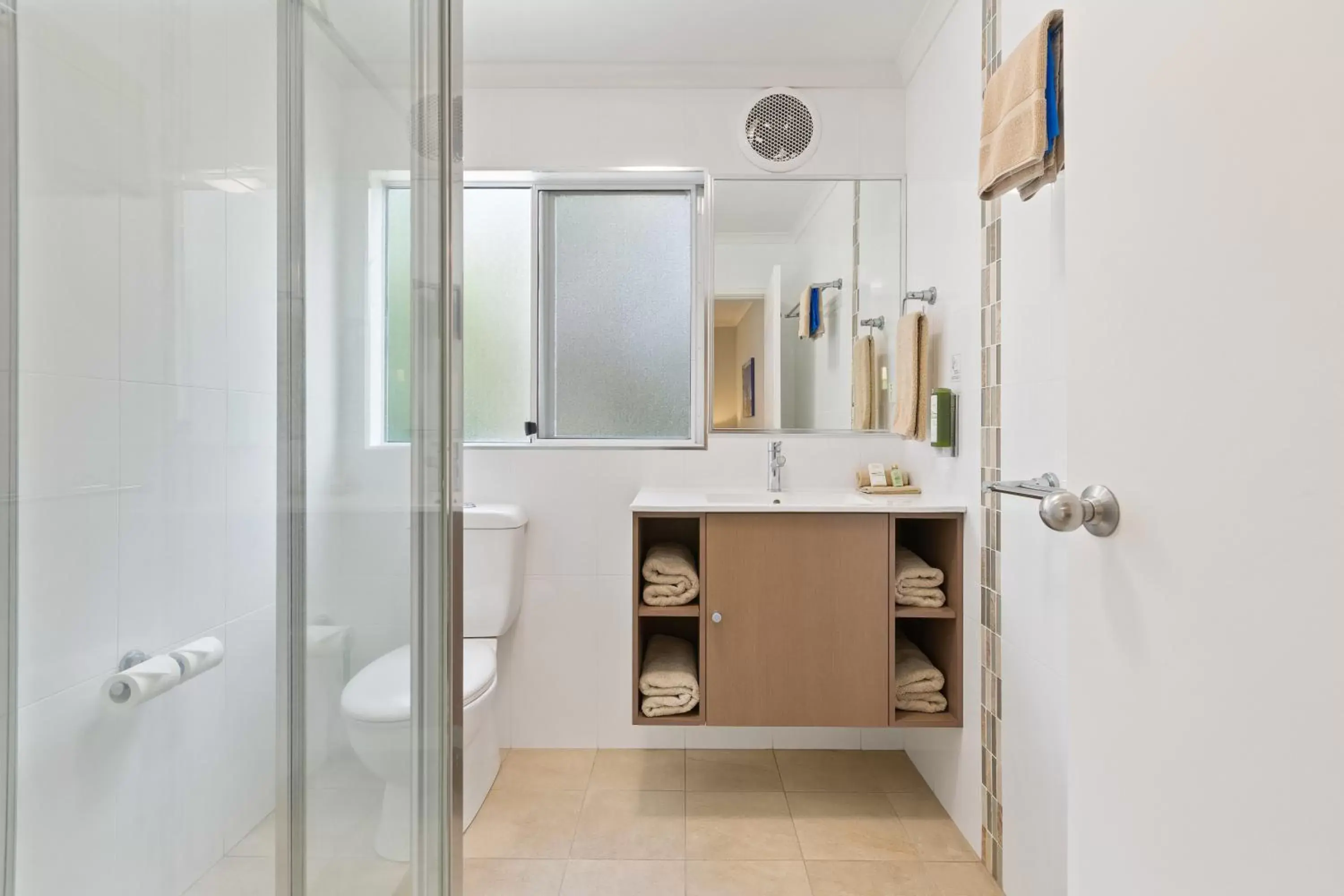 Bathroom in Tathra Beach House Holiday Apartments