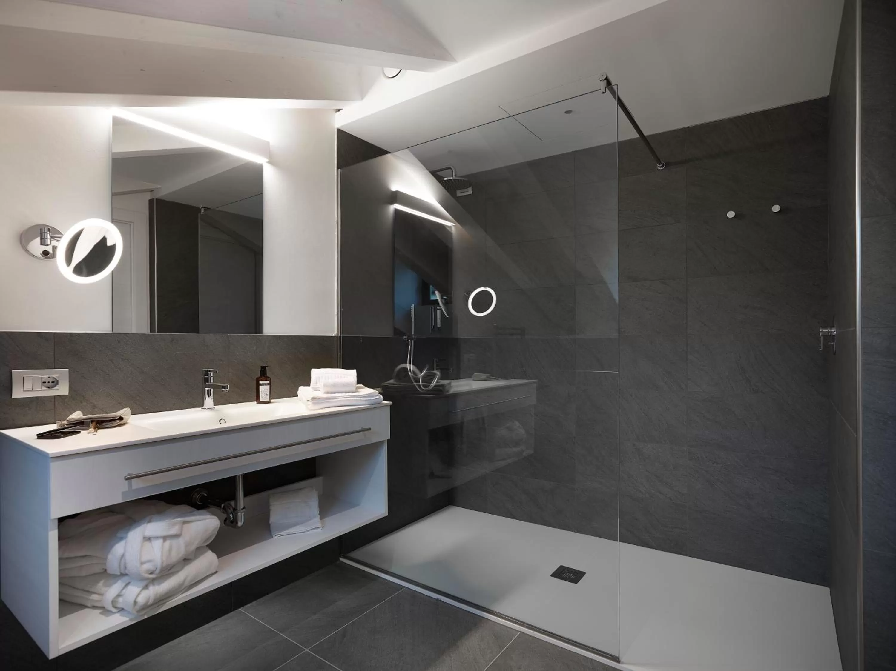 Bathroom in Boutique Hotel Touring