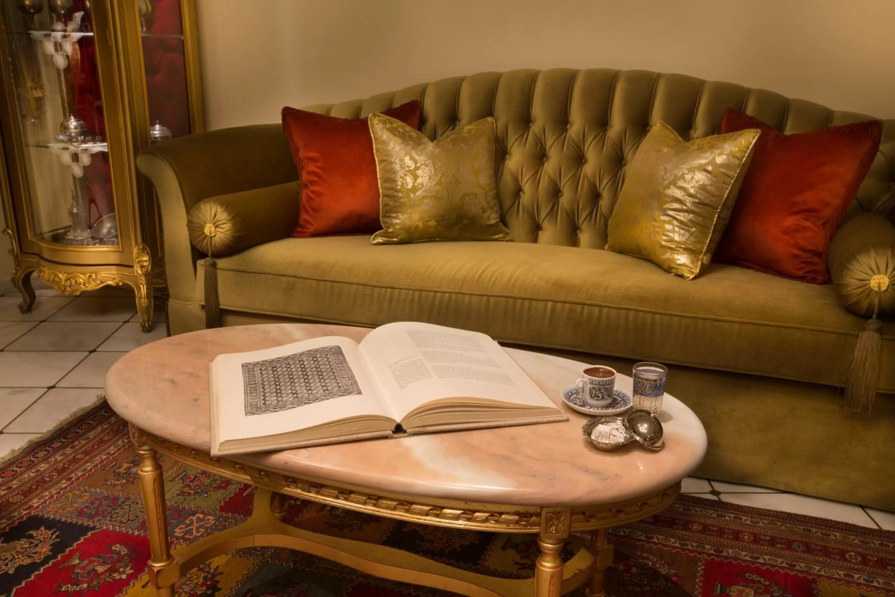 Decorative detail in Valide Sultan Konagi